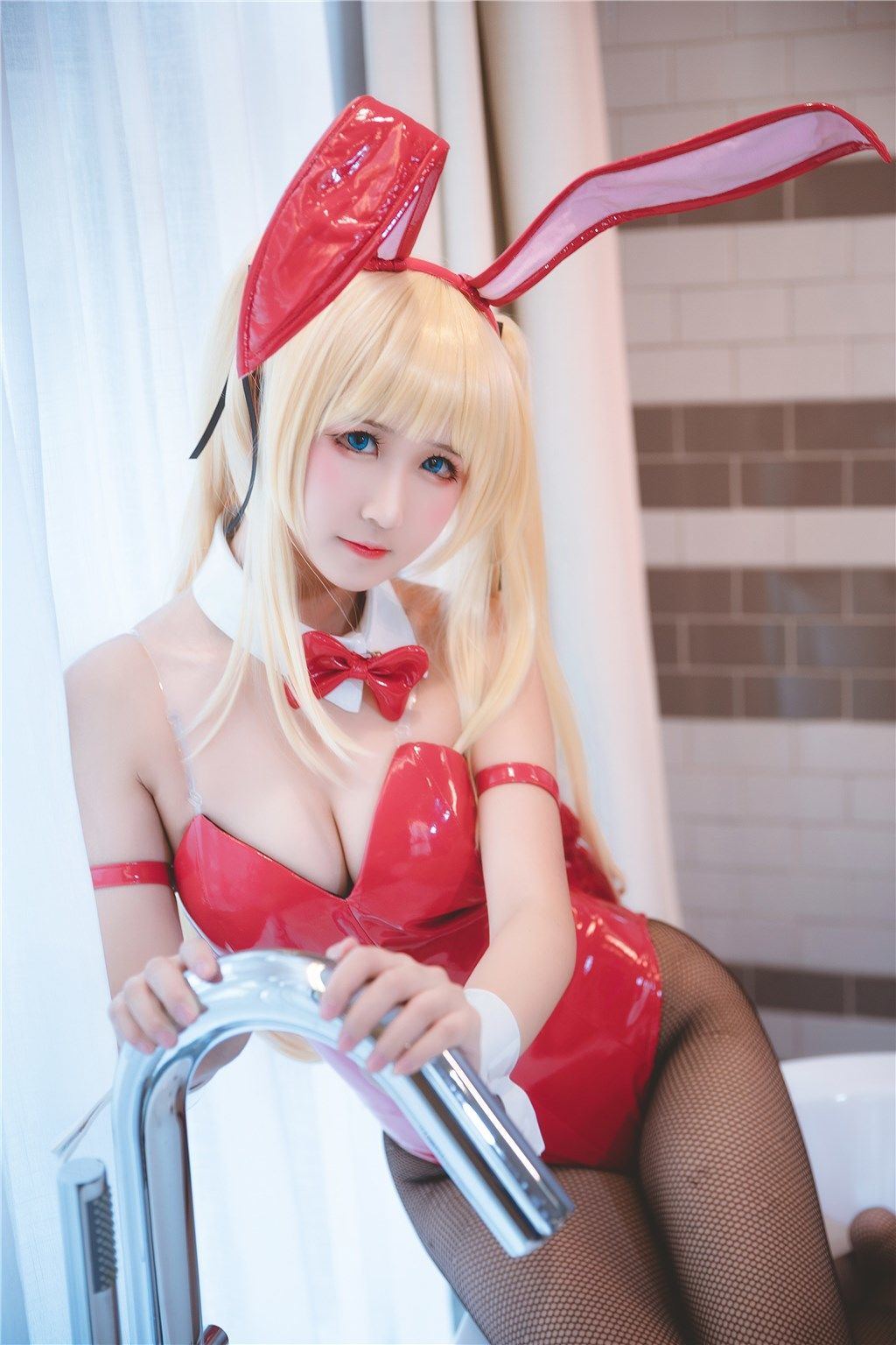 Cosplay] Weibo Meizi Tam Độ_69 - Cô gái thỏ mặc tất đen