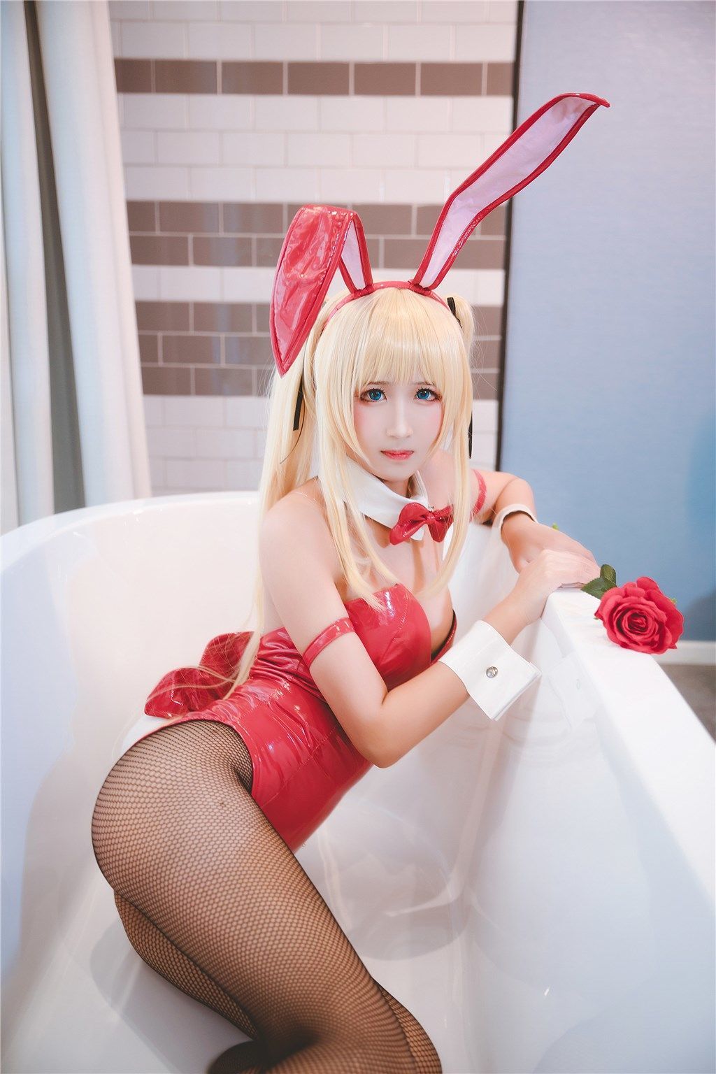 Cosplay] Weibo Meizi Tam Độ_69 - Cô gái thỏ mặc tất đen