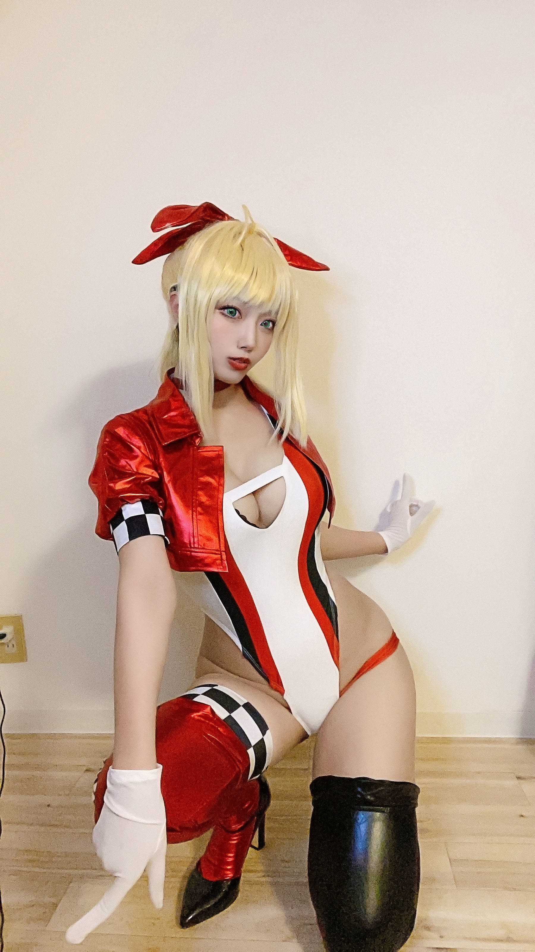 Cosplay] Blogger anime Qi Qi Celia - Nero Đua Xe