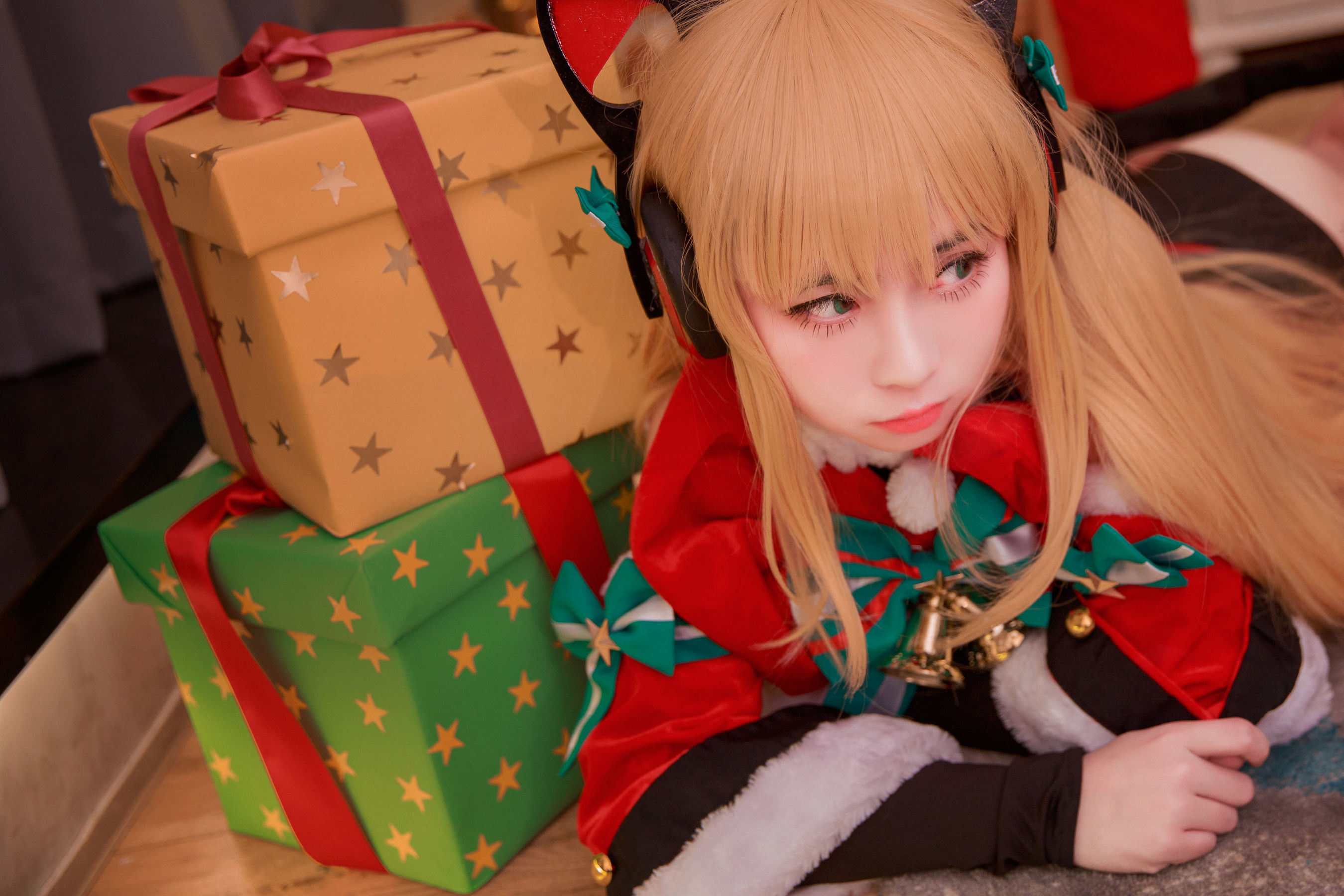 Cosplay] Anime Blogger G44 Will Not Get Hurt - TMP Christmas