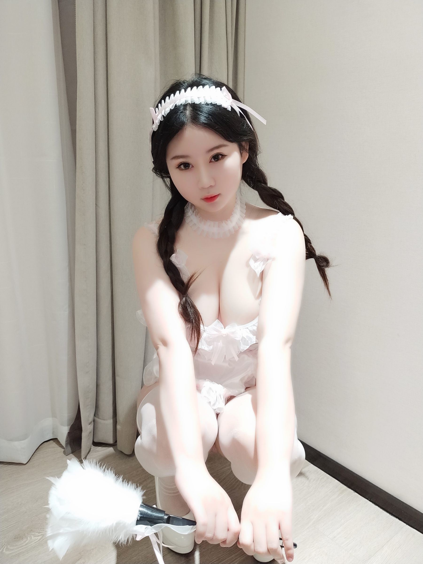 Cosplay] Mật Đào Thiếu Nữ Là Yijiang - Bạn Gái Mùa Đông