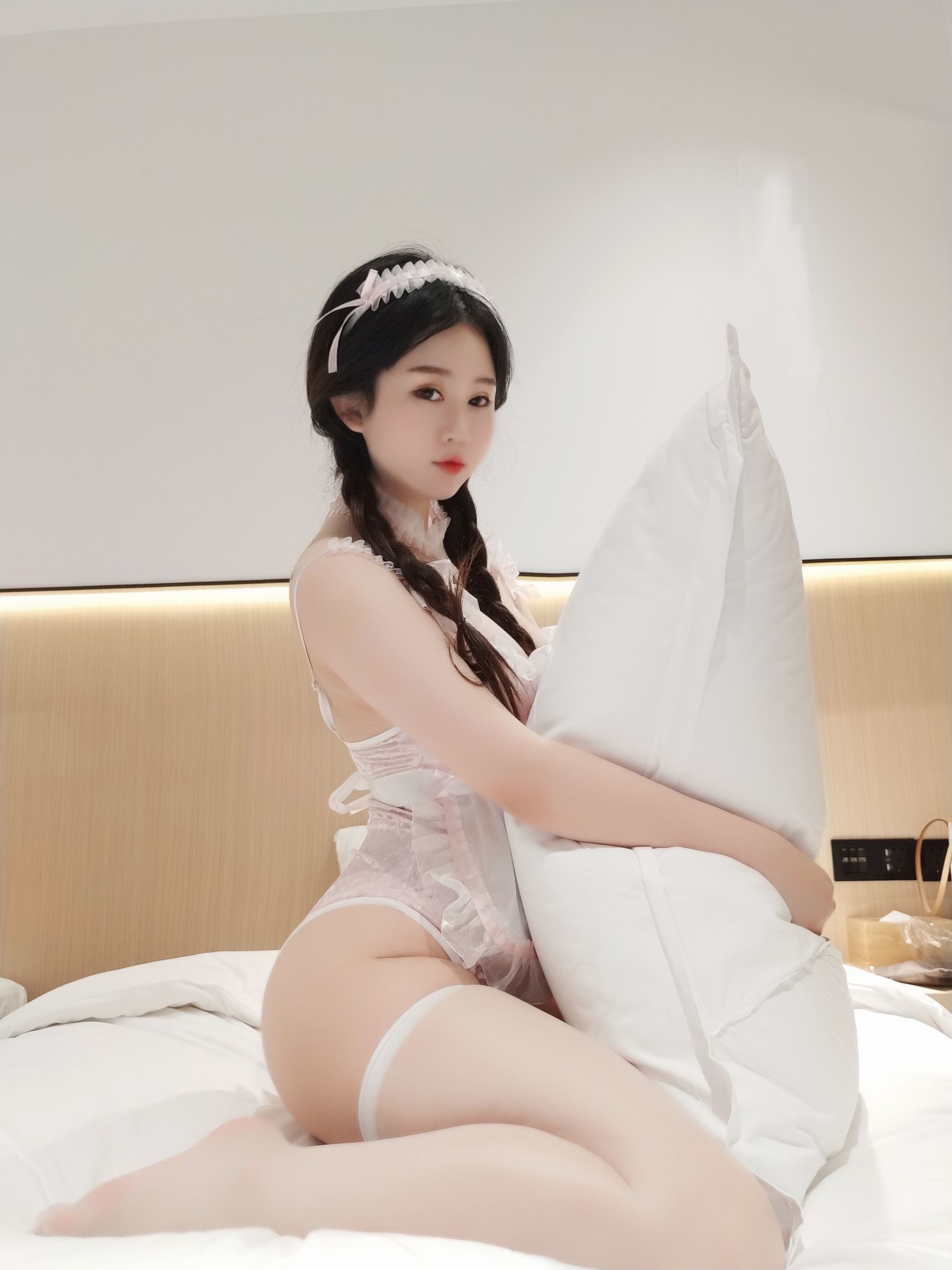 Cosplay] Mật Đào Thiếu Nữ Là Yijiang - Bạn Gái Mùa Đông