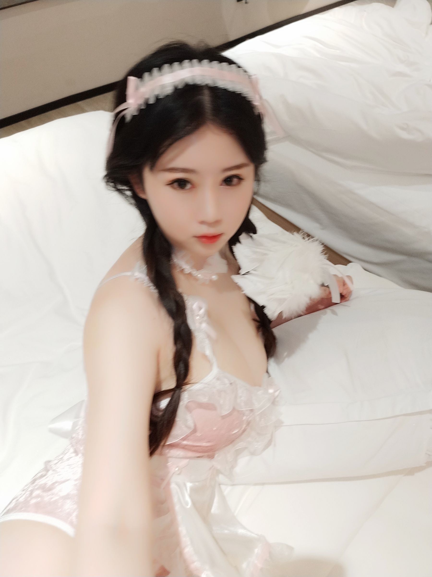 Cosplay] Mật Đào Thiếu Nữ Là Yijiang - Bạn Gái Mùa Đông
