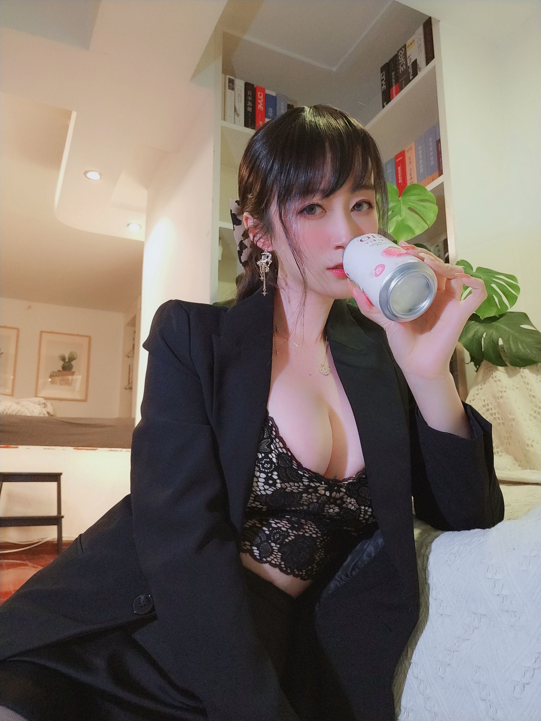 Cosplay] Coser Xiaojie Baiyin - Áo vest