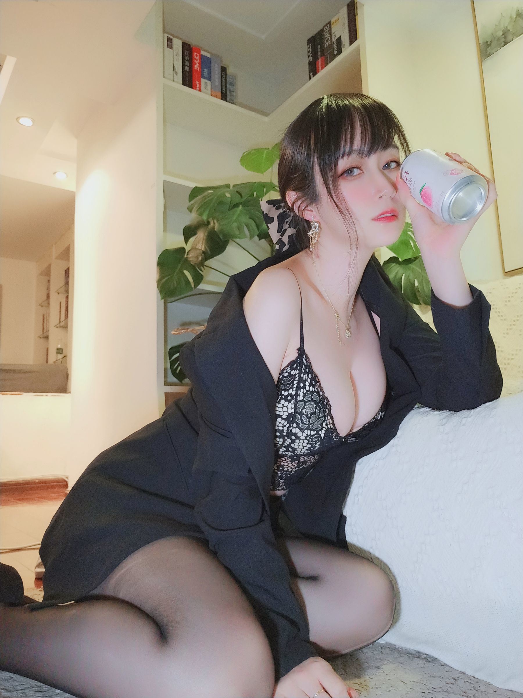 Cosplay] Coser Xiaojie Baiyin - Áo vest