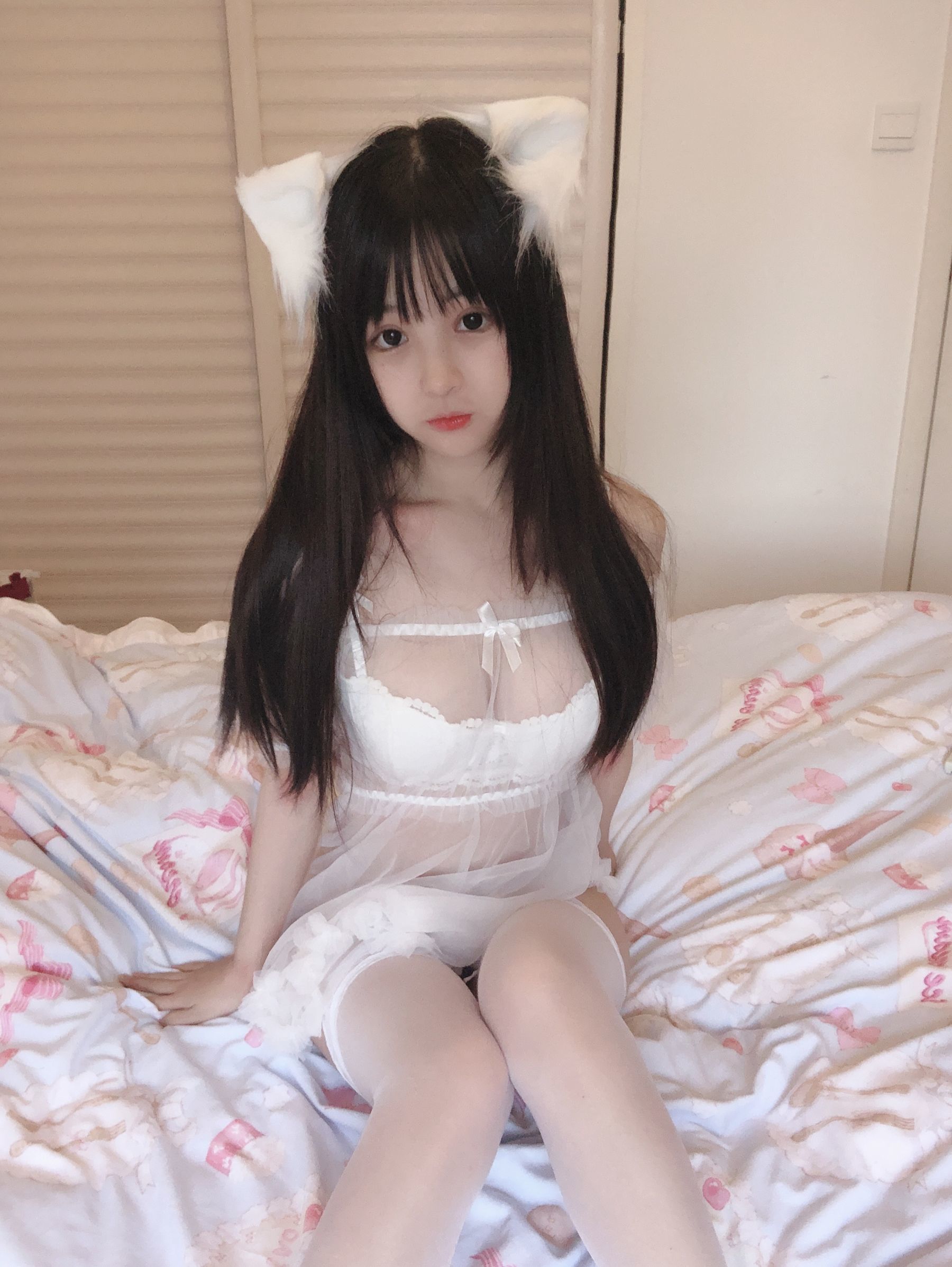 Cosplay] 櫻井寧寧 - 小白貓 蕾絲內衣