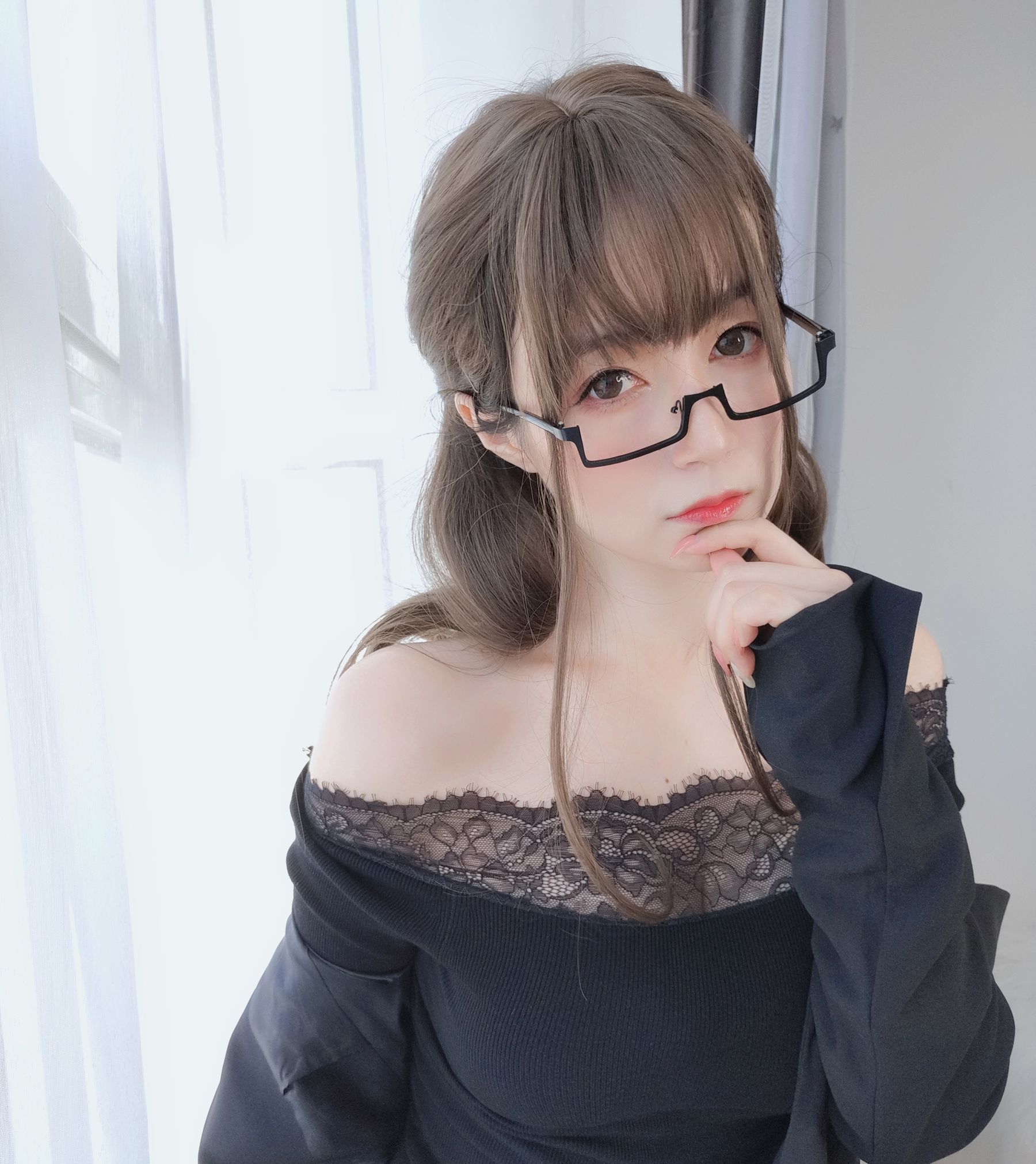 Cosplay] Coser tiểu thư Bạch Ngân - Áo vest đen