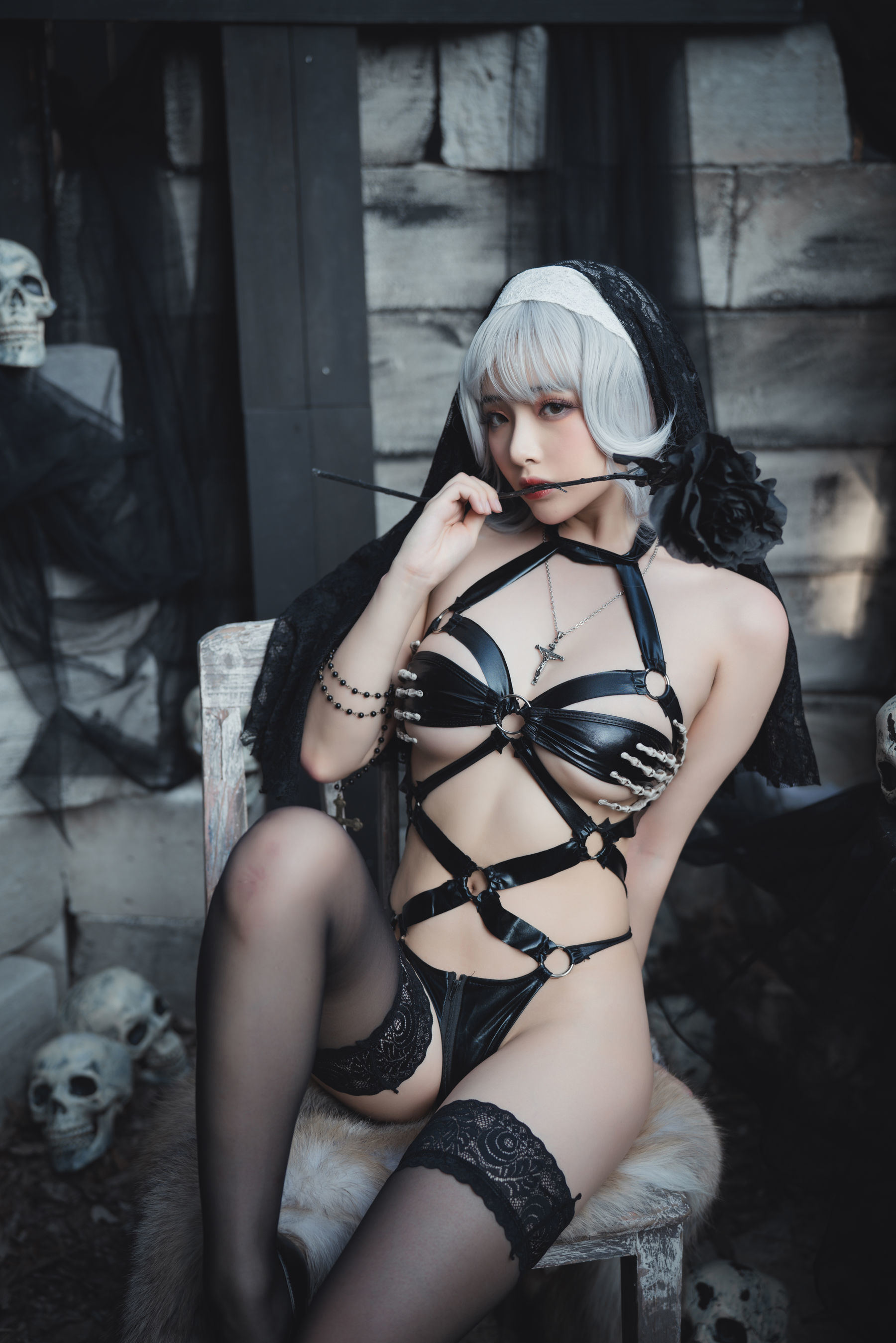 Cosplay] Blogger Anime Văn Muội - Nữ tu Hắc ám