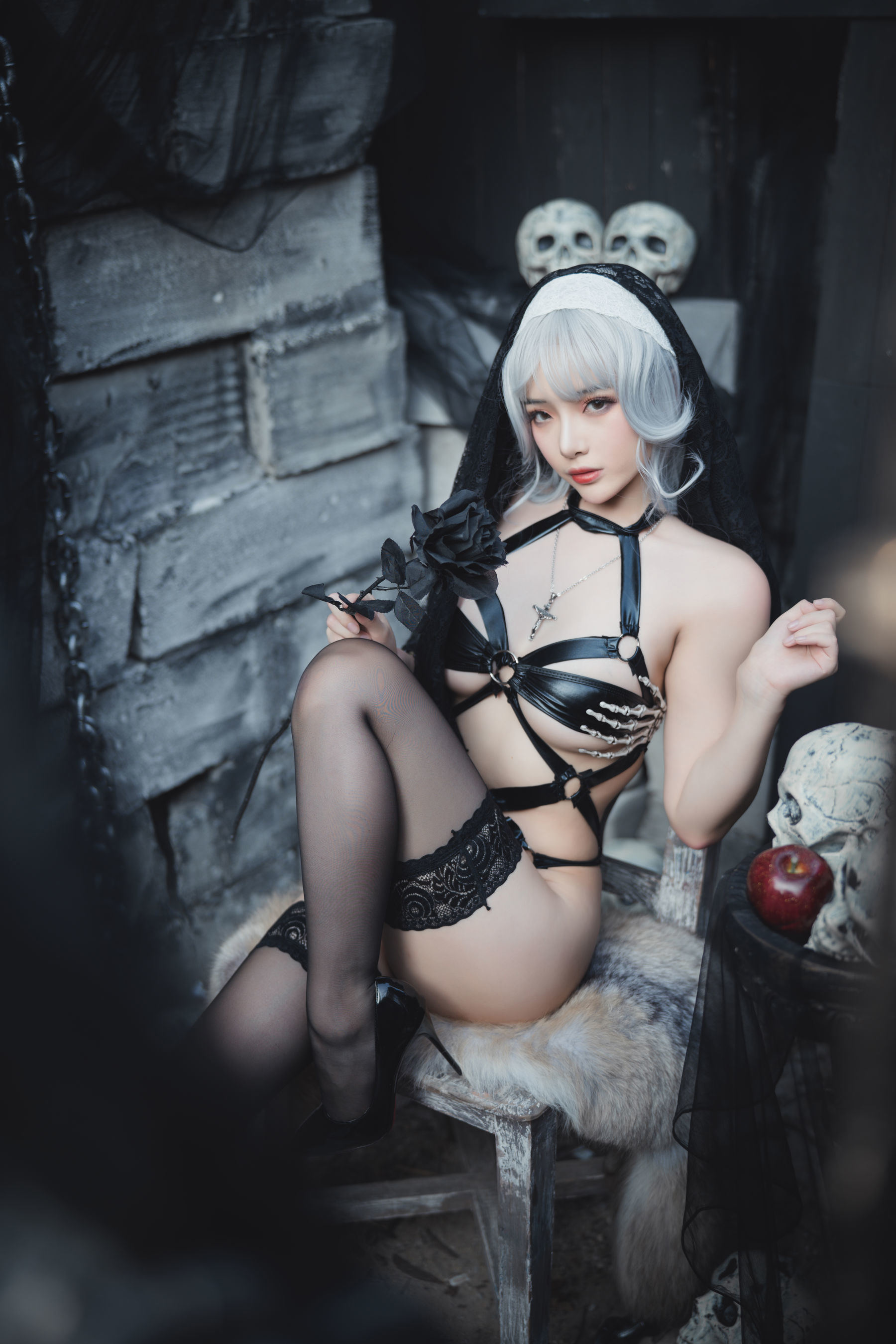 Cosplay] Blogger Anime Văn Muội - Nữ tu Hắc ám