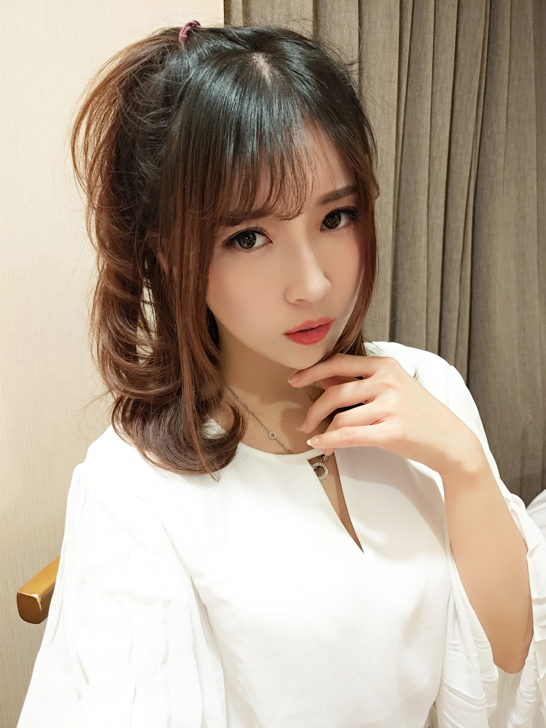 コスプレ] 斗魚の主播 小女巫露娜 - OL風の肌色タイツ