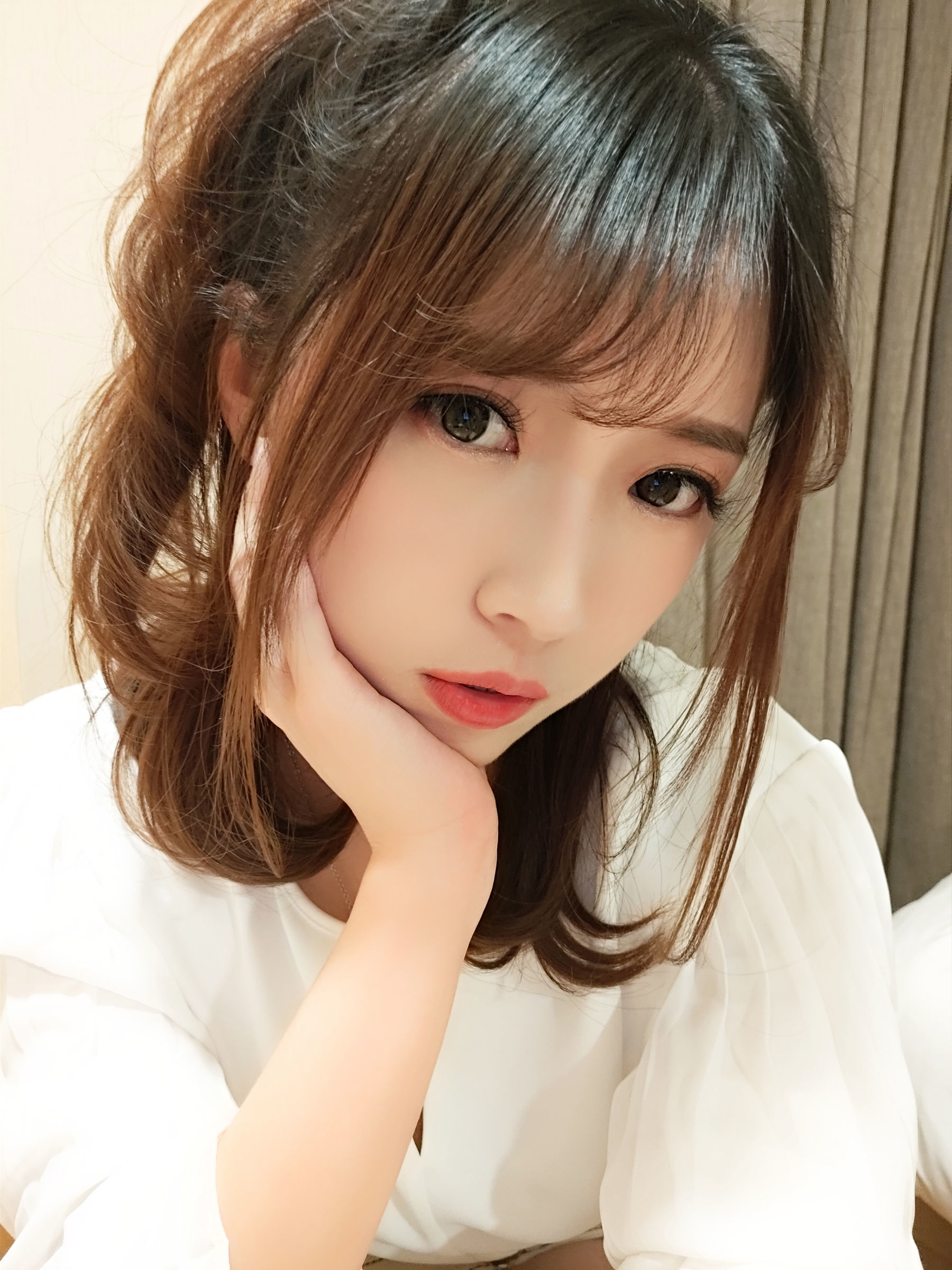 コスプレ] 斗魚の主播 小女巫露娜 - OL風の肌色タイツ