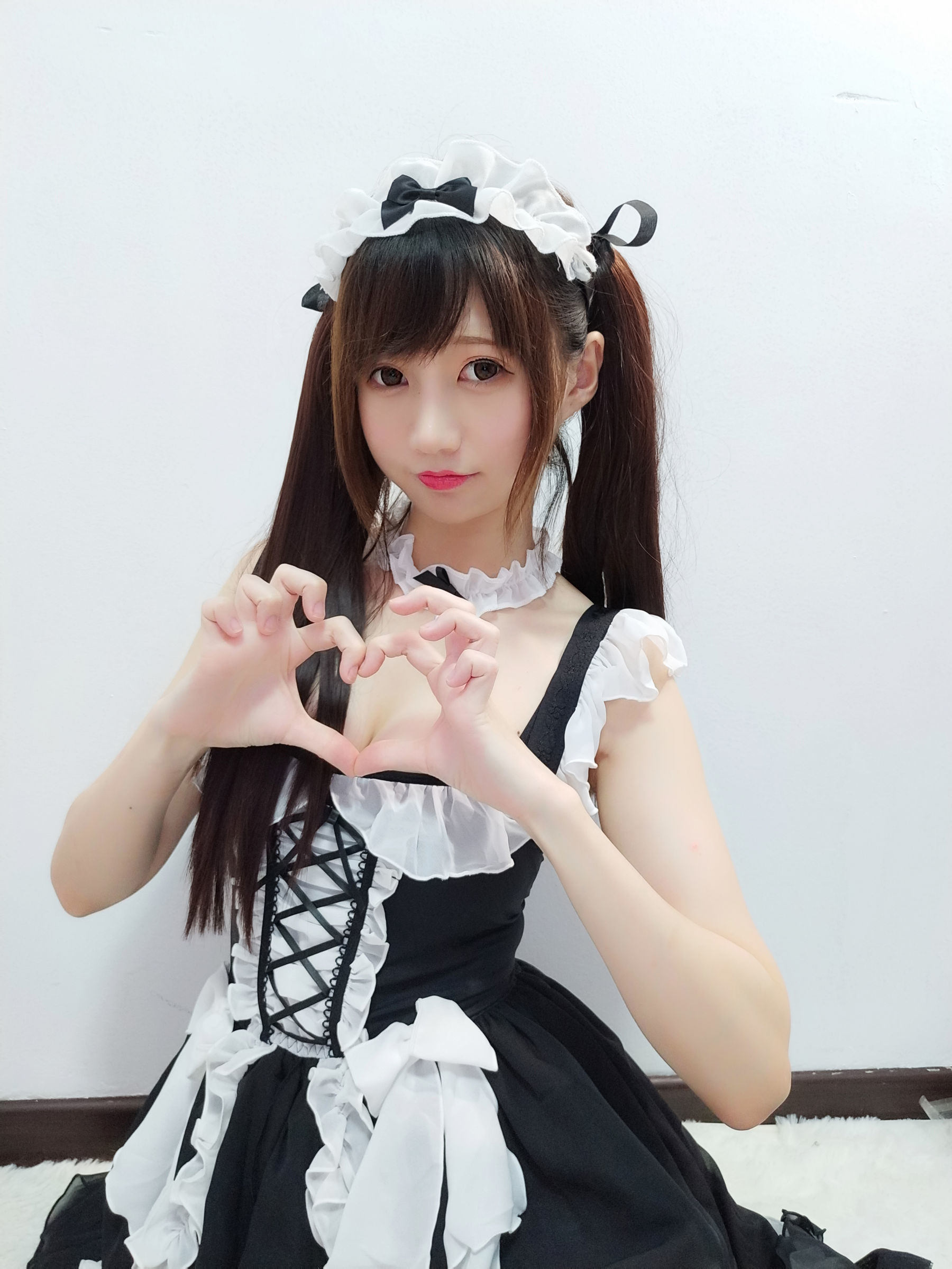 Cosplay] 娜吉莎魔物喵 - 女仆小姐