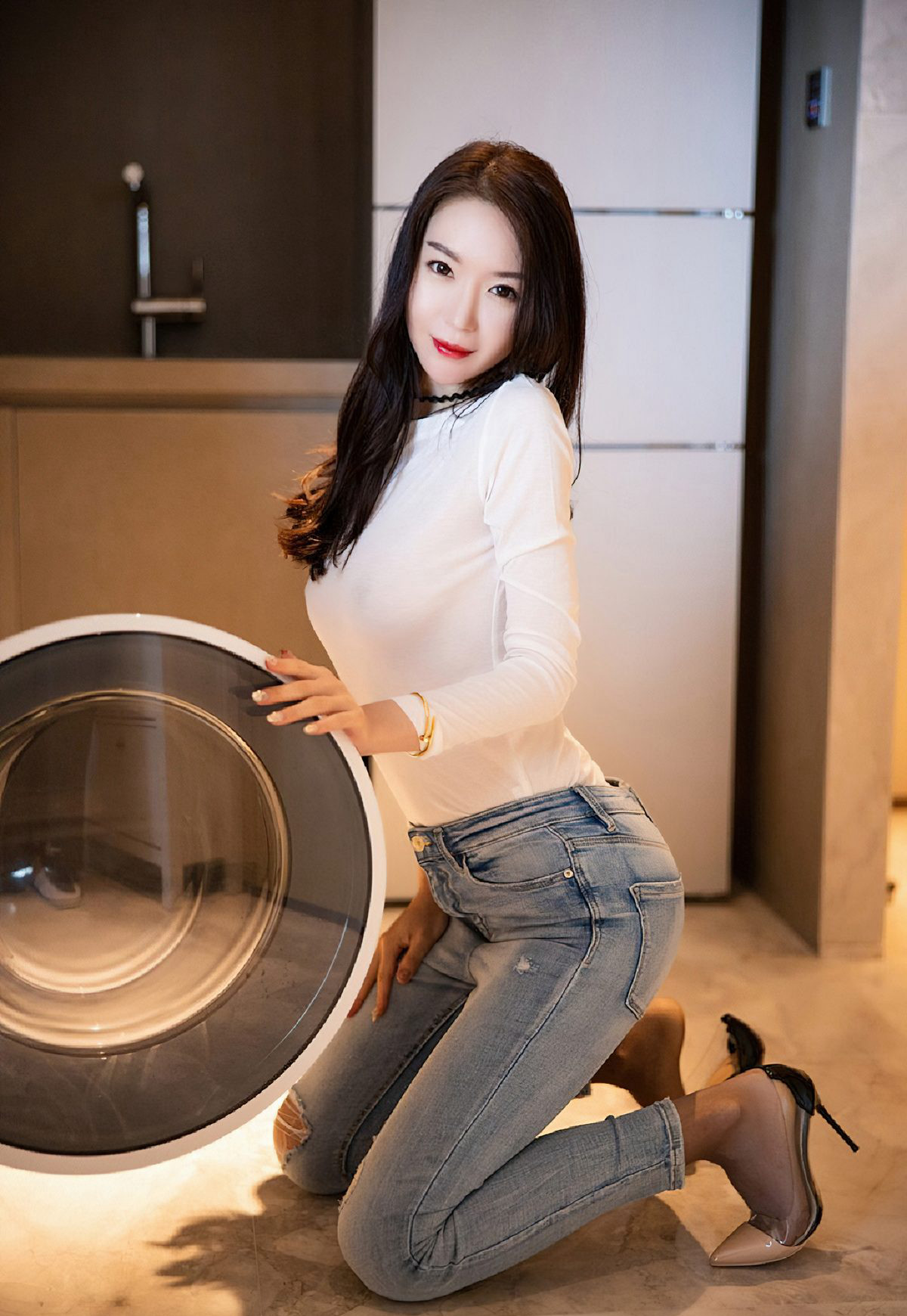 Mộng Tâm Nguyệt 2021 mới nhất quần jeans bó sát gợi cảm cực phẩm mông vểnh tất xám chân ngọc giày cao gót