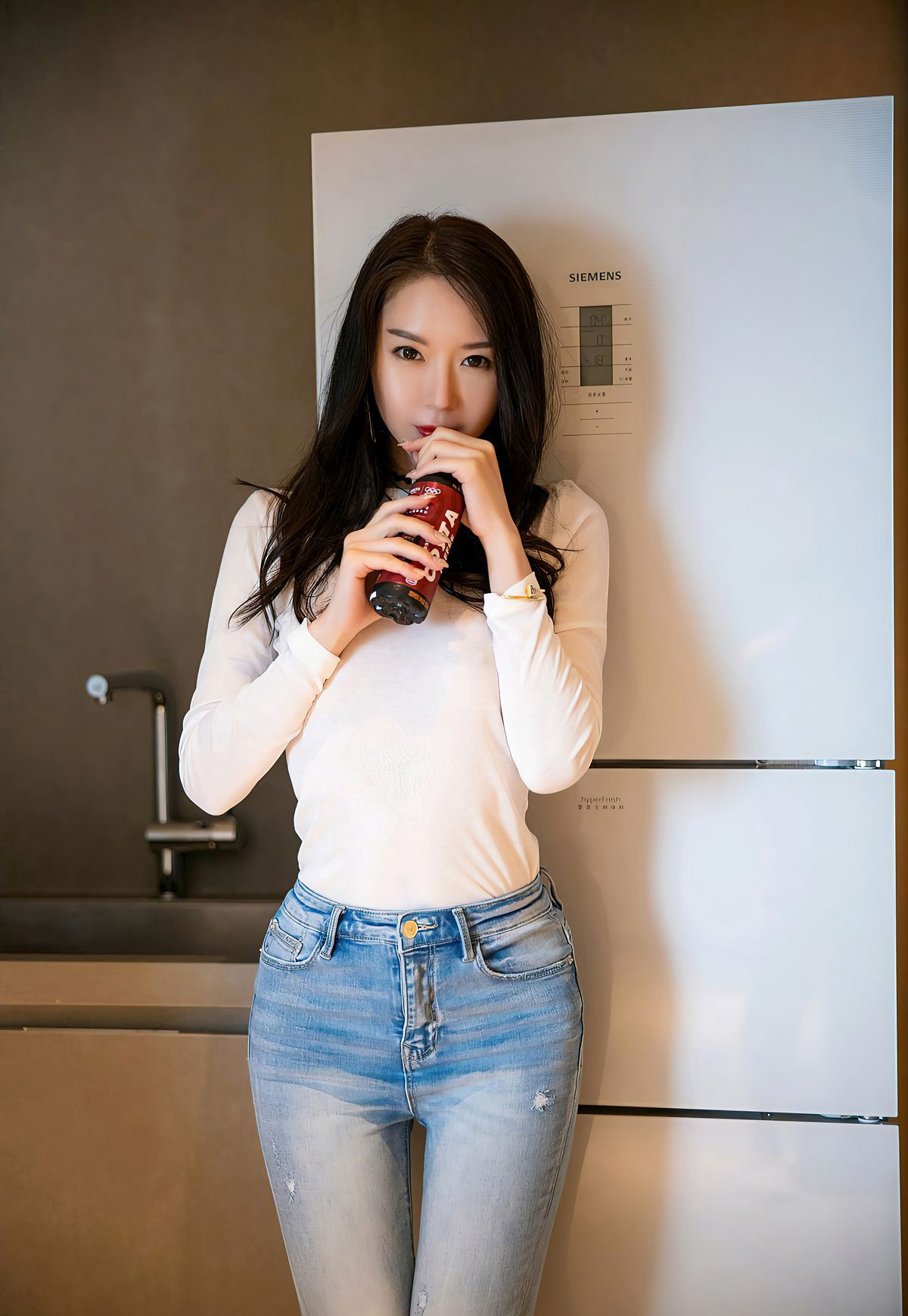 Mộng Tâm Nguyệt 2021 mới nhất quần jeans bó sát gợi cảm cực phẩm mông vểnh tất xám chân ngọc giày cao gót