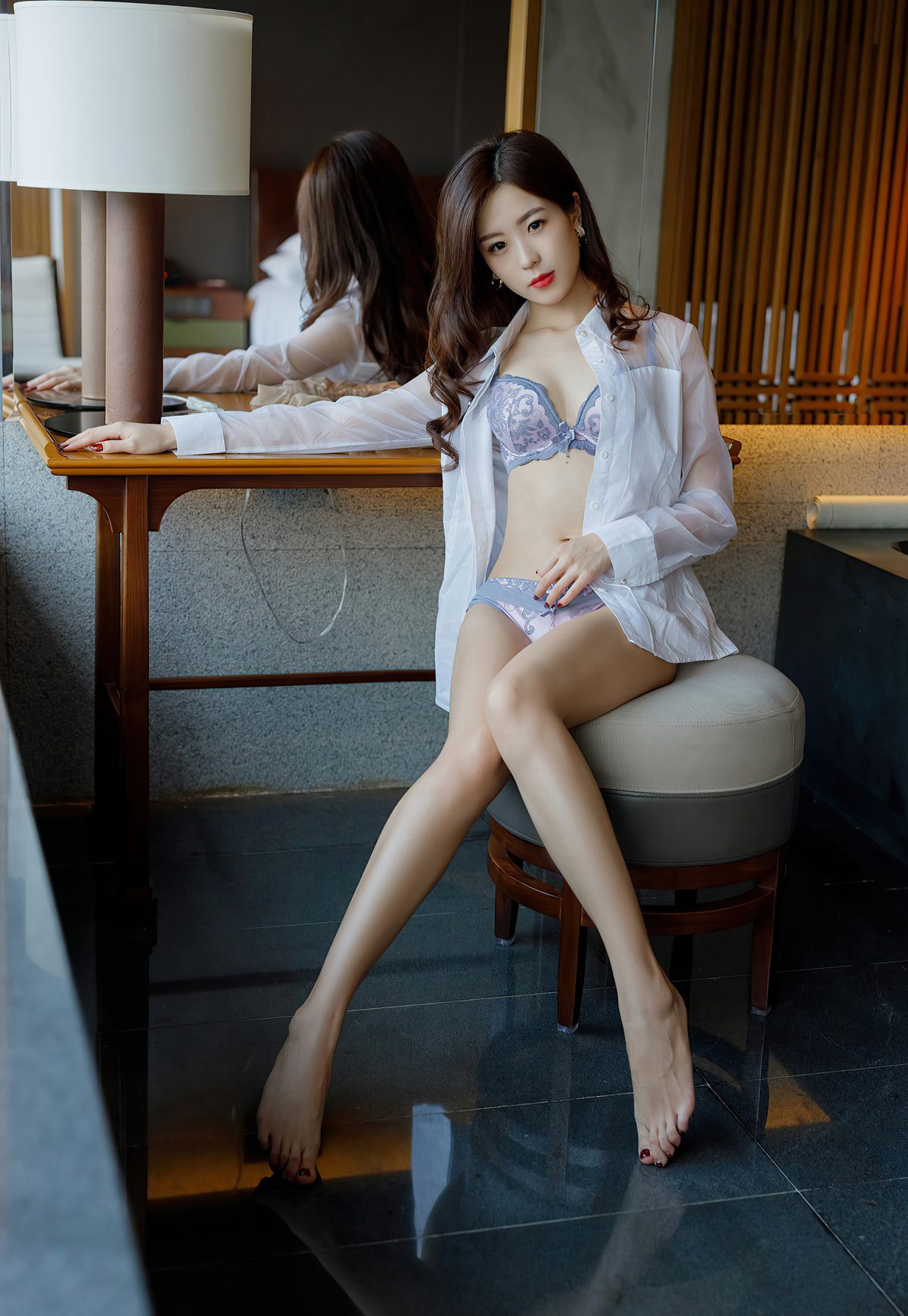 Aimi She sexy goddess Yang Zi Yan sexy uniform temptation stockings beautiful legs jade feet