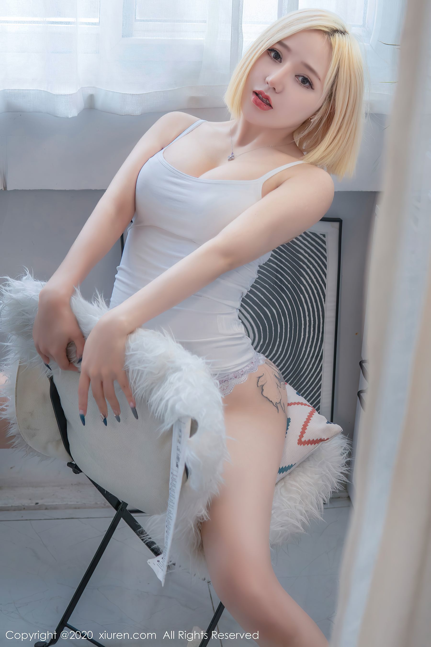 XIUREN No.2842 문징어 금발 문신 화보