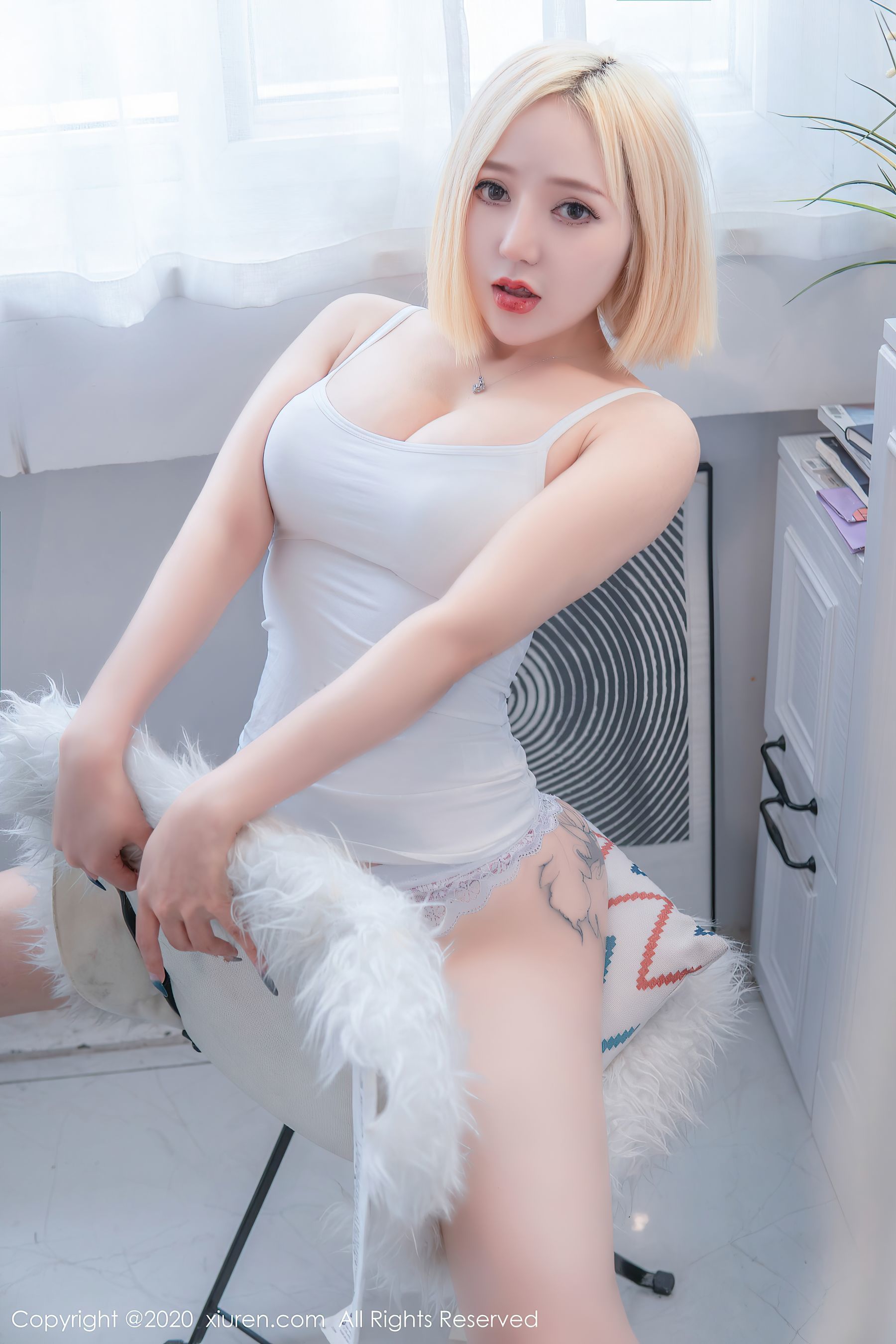 XIUREN No.2842 문징어 금발 문신 화보