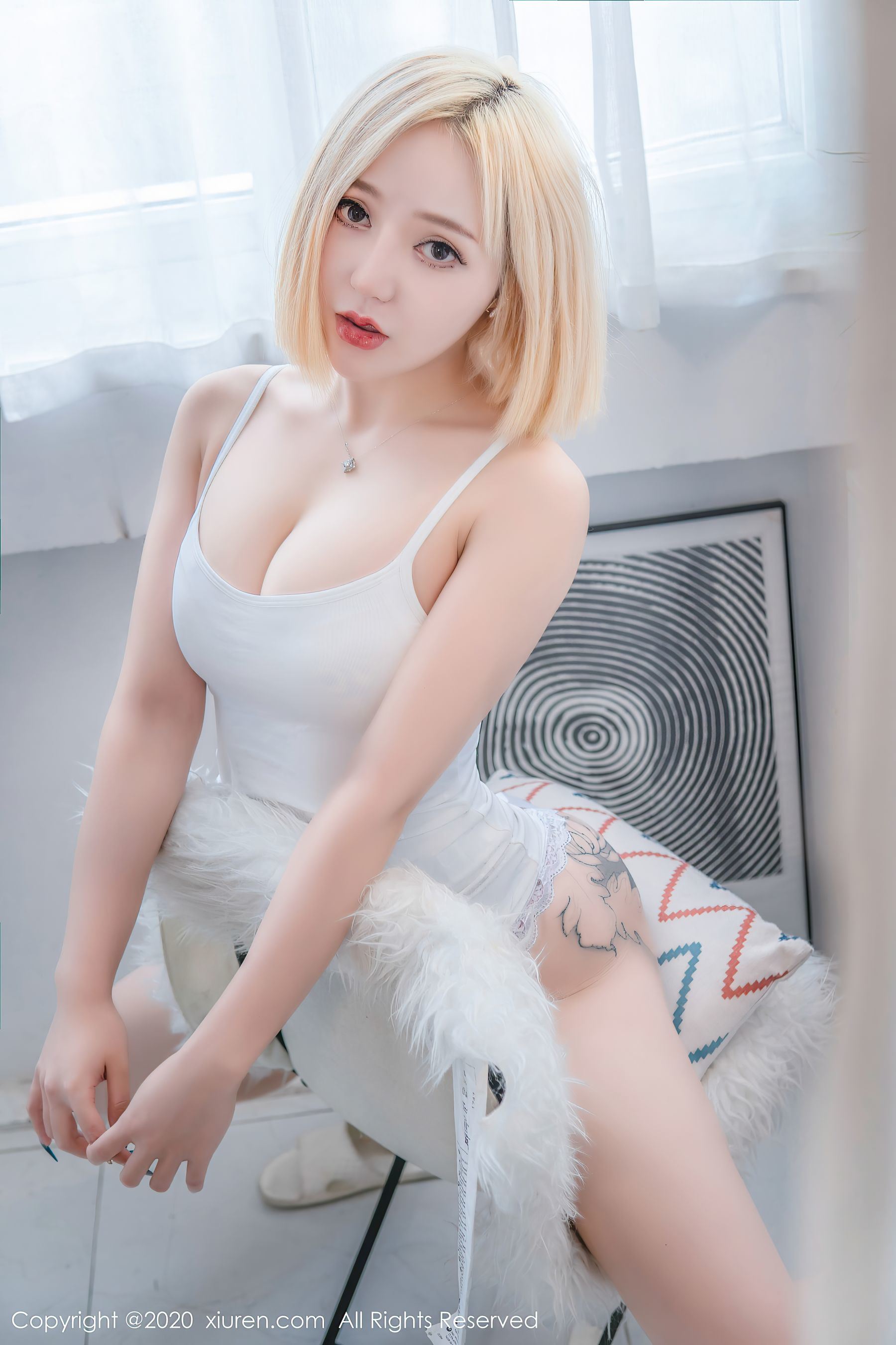 XIUREN No.2842 문징어 금발 문신 화보