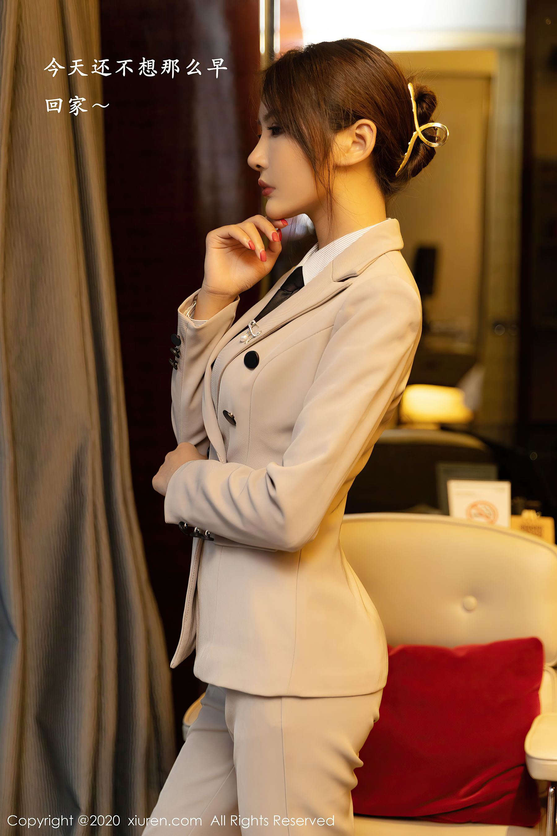 秀人XIUREN] No.2857 周于希Sandy& Emily顧奈奈