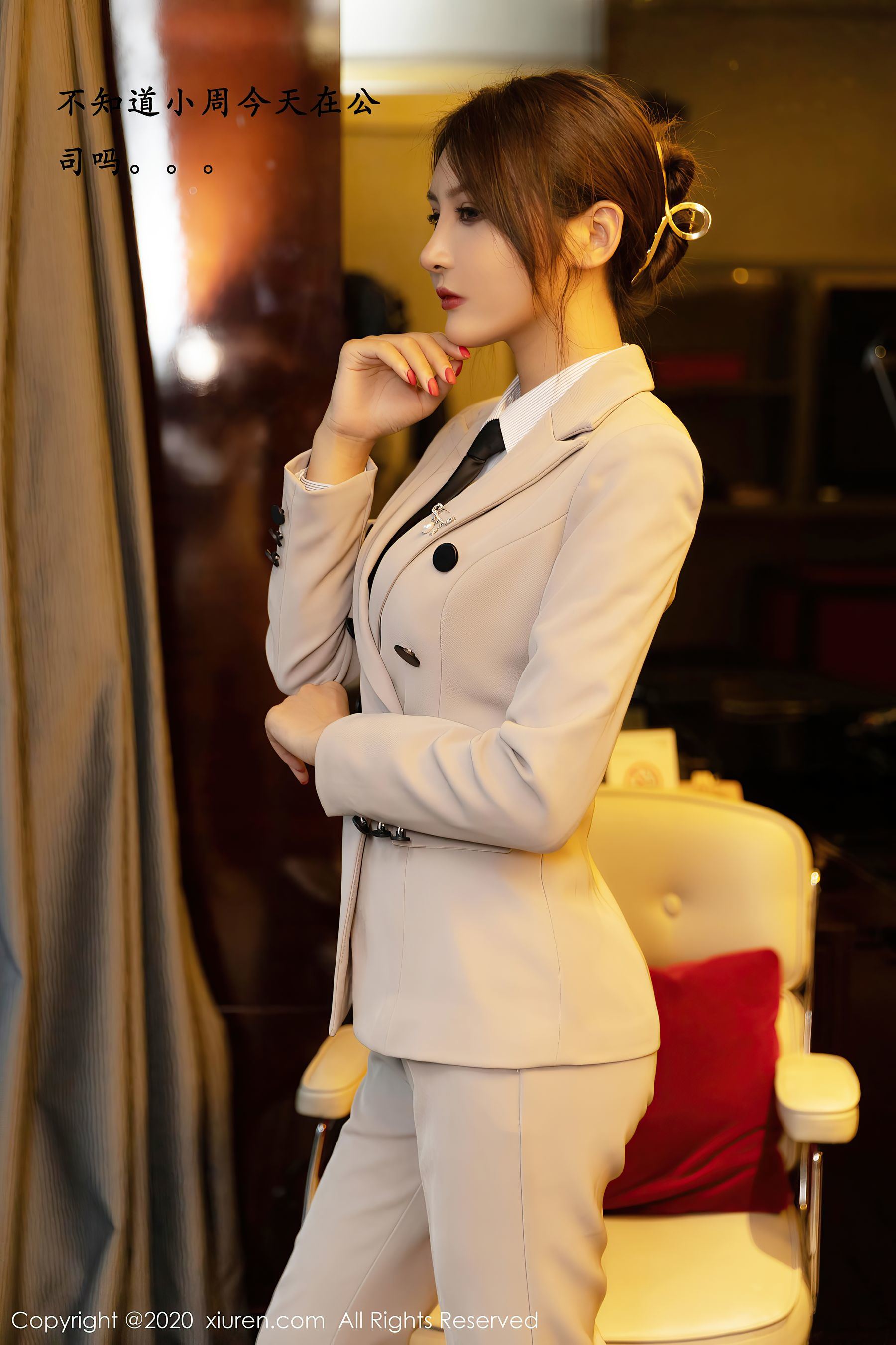 秀人XIUREN] No.2857 周于希Sandy& Emily顧奈奈