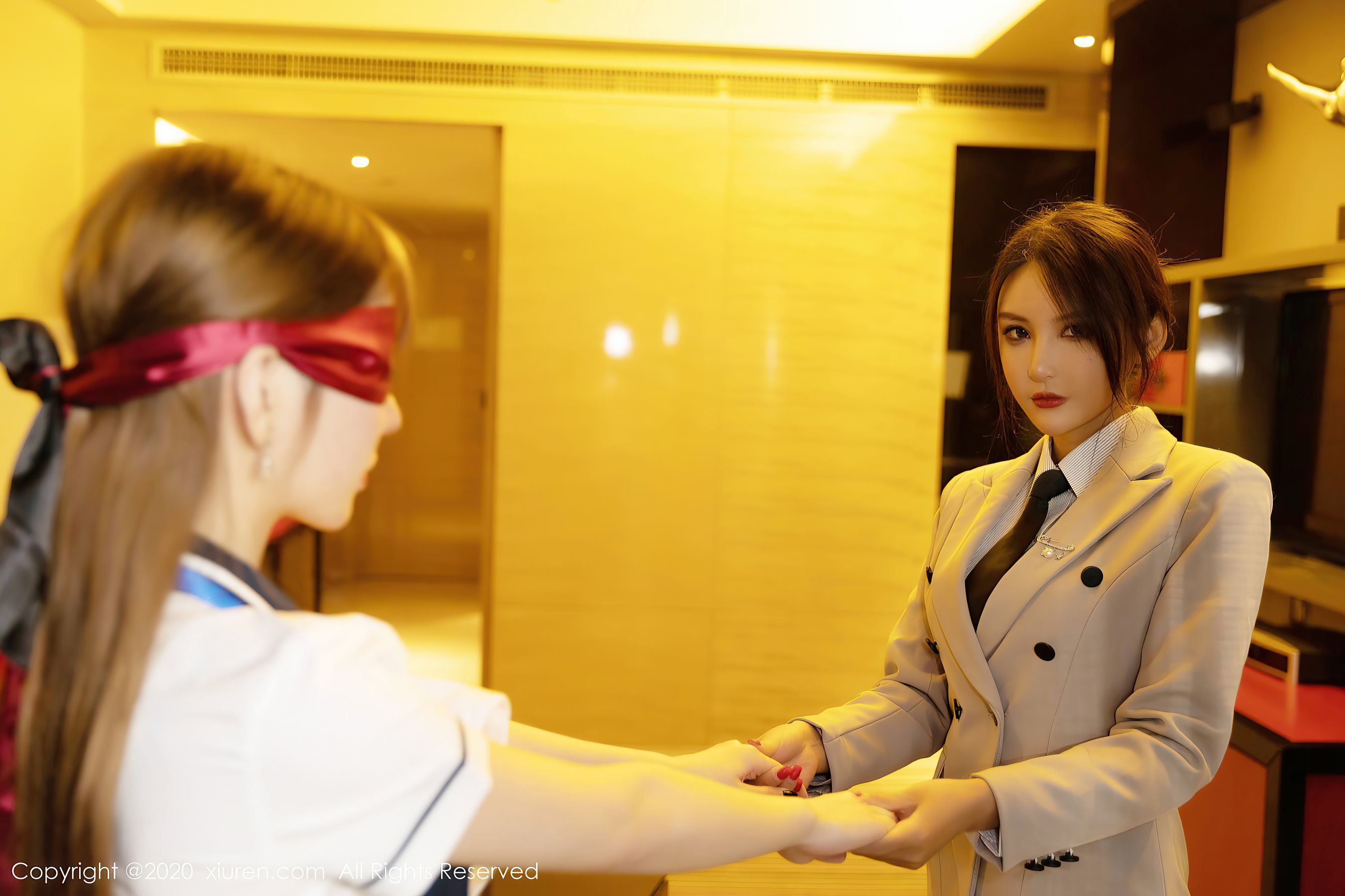 秀人XIUREN] No.2857 周于希Sandy& Emily顧奈奈