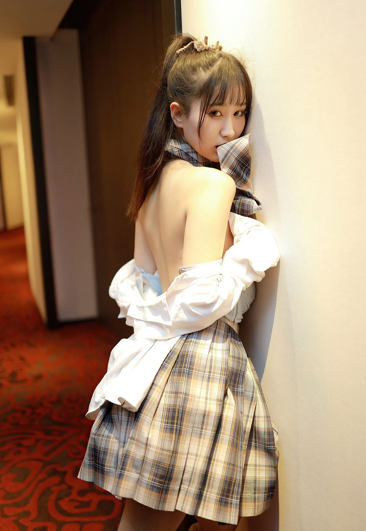 Small Jelly Meat Silk No Underwear Seductive Beautiful Legs Uniform Pleated Skirt Sexy High-Definition Pose Pictures