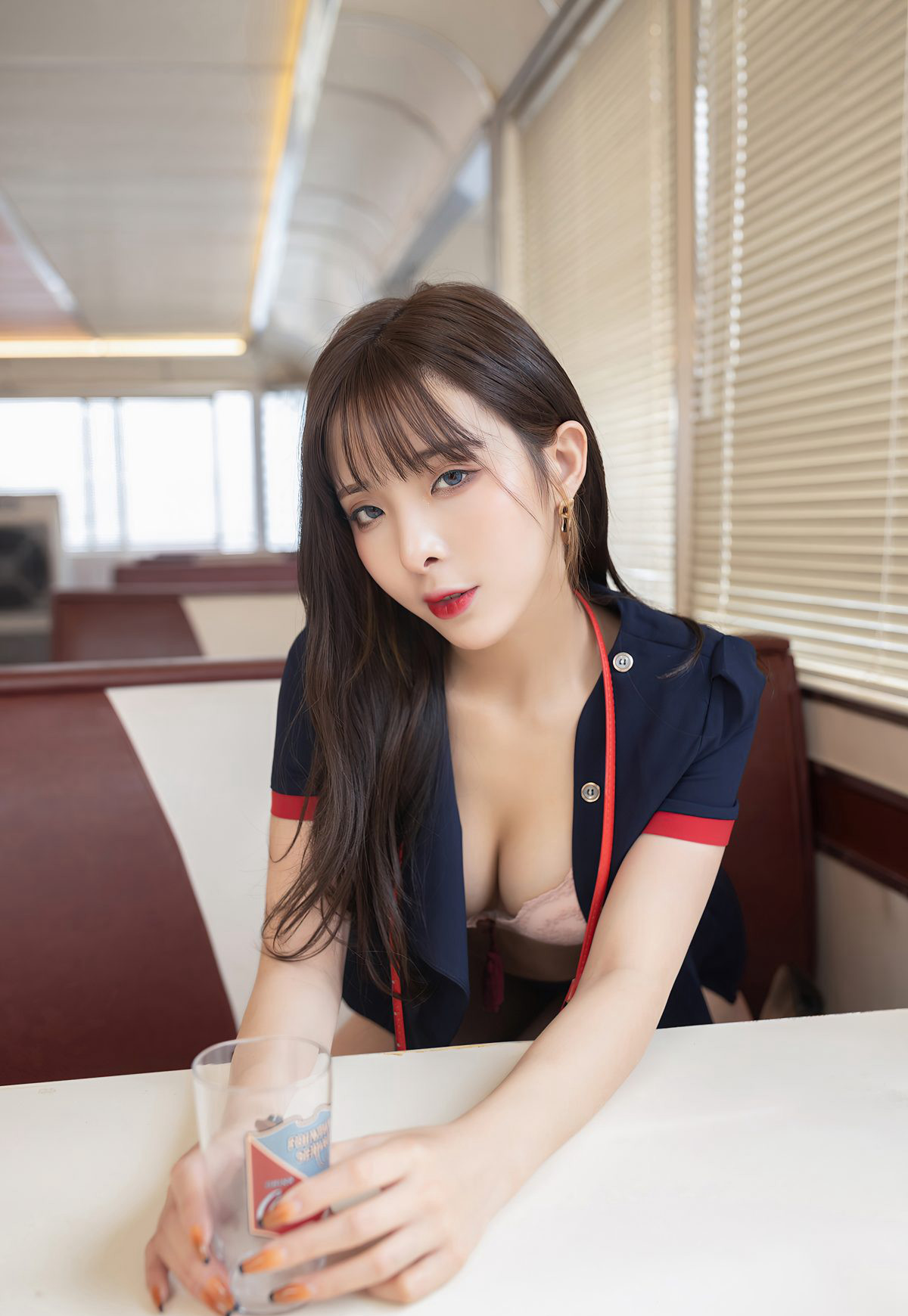陳小喵脫肉絲襪玉足性感空姐制服高翹臀姿勢進入