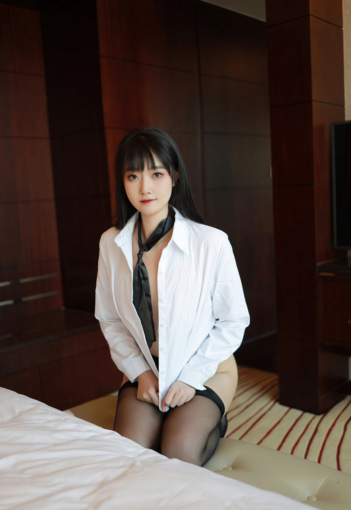 グオパオヨウ 2021 黒ストッキング制服の誘惑 高跟靴制服 極品美脚