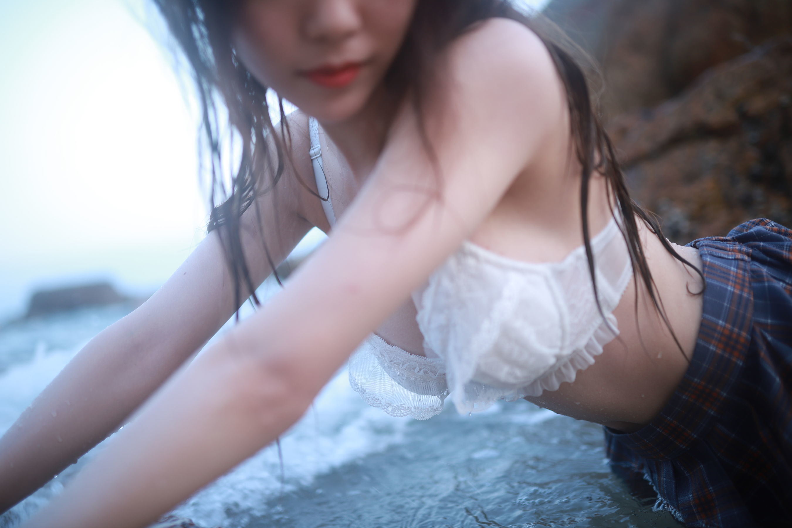 COS Welfare] Dou Niang - Li Shi Photo Collection - Beach Black Silk