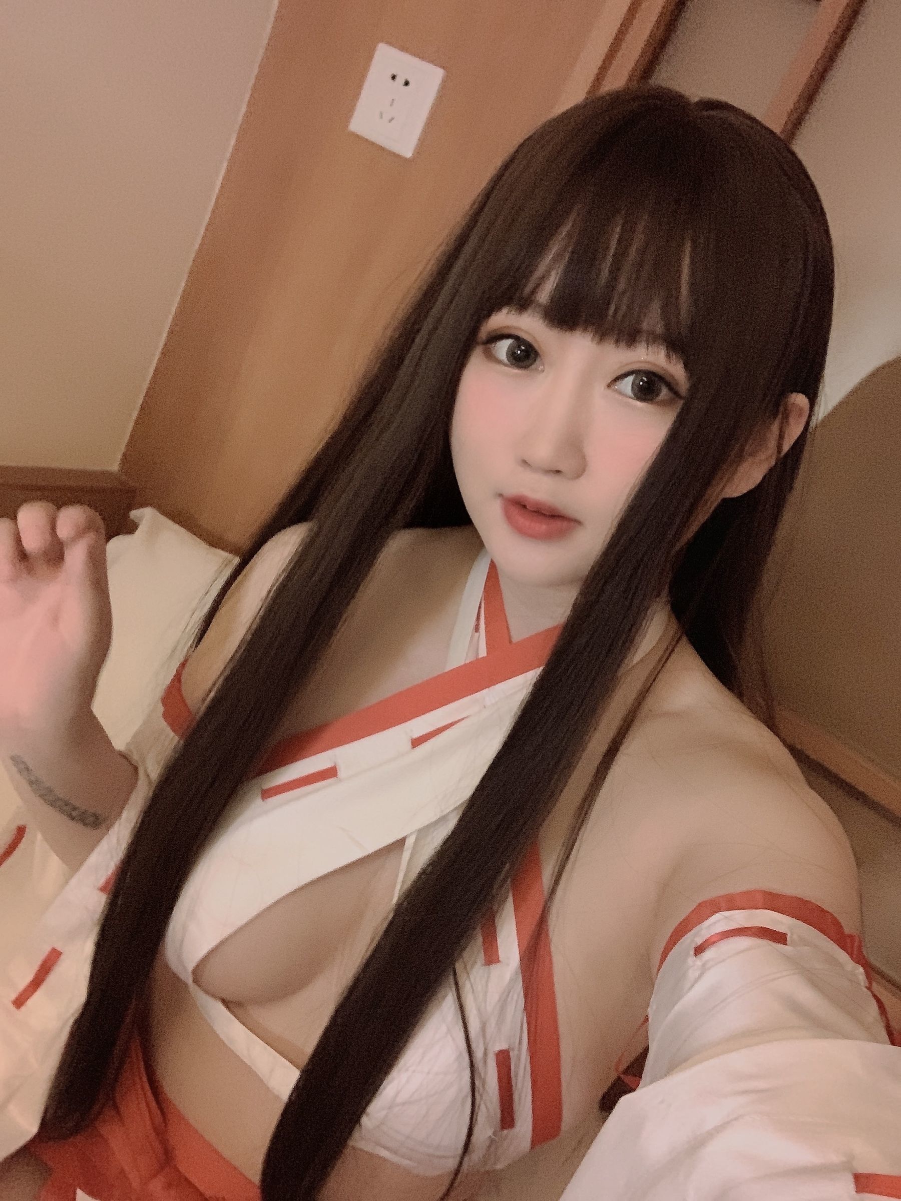 COS福利] 蜜桃少女是依醬呀 - 女巫