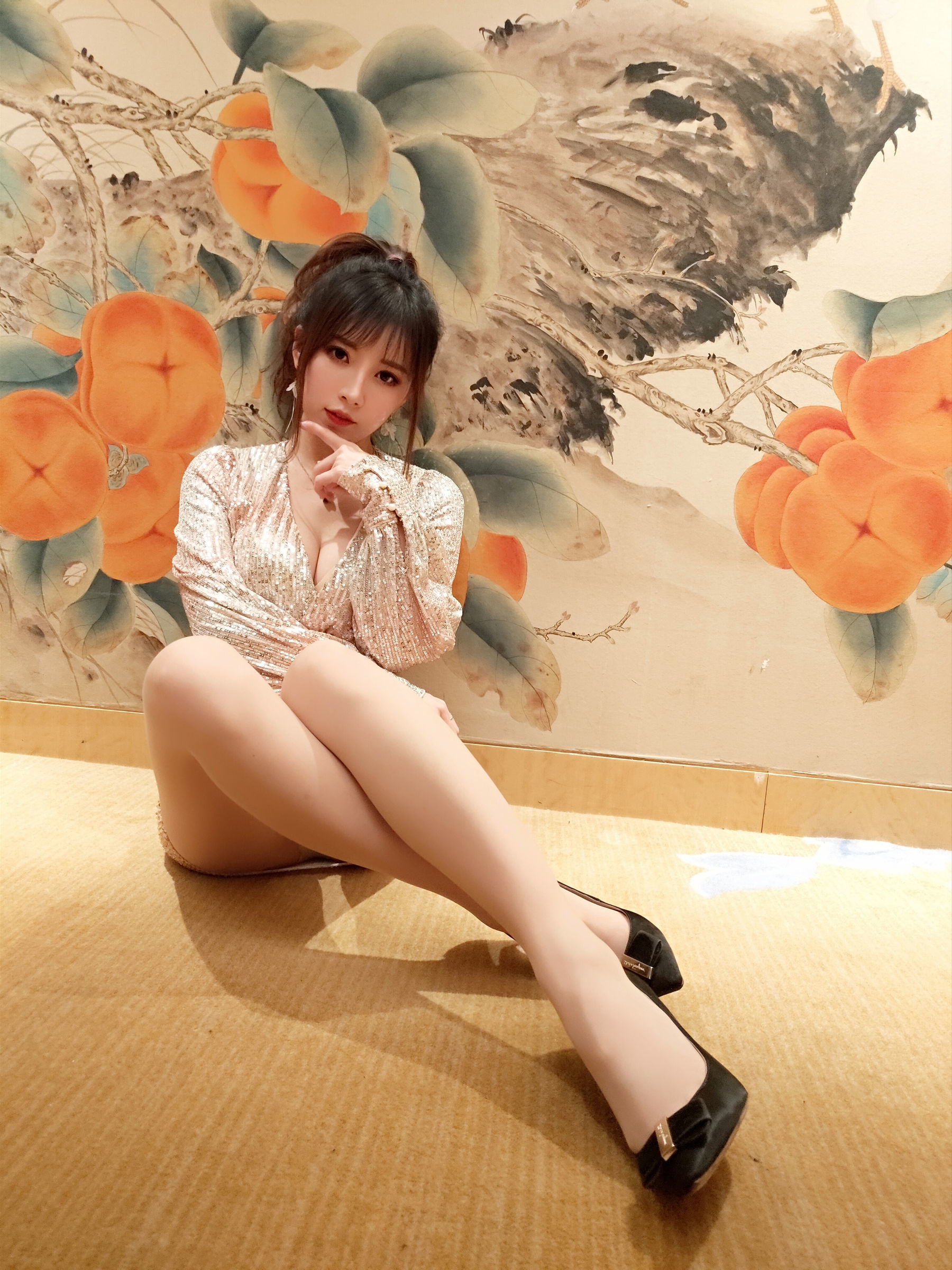 COS Benefits] Douyu Streamer Little Witch Luna - Sequin Skirt and Stockings