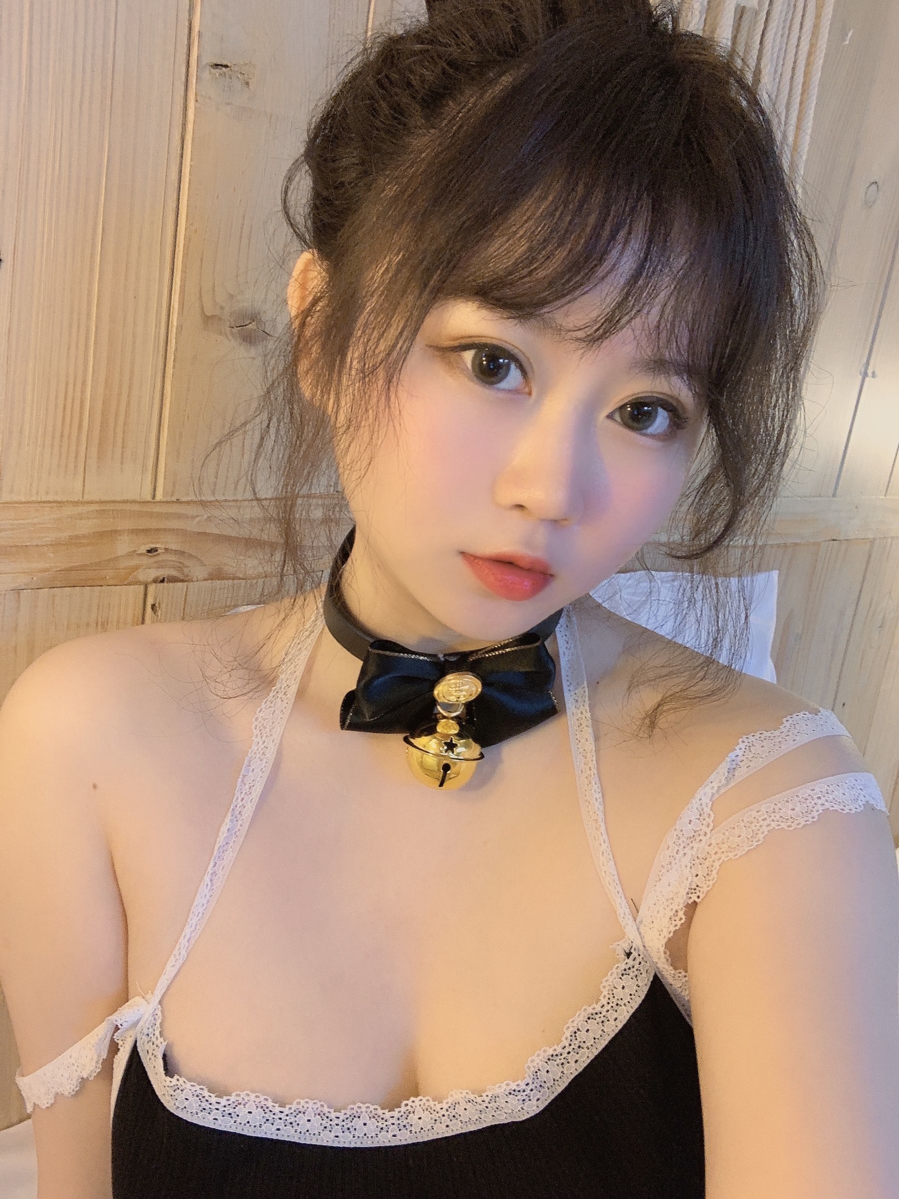 COS福利] 蜜桃少女是依醬呀 - 囚禁