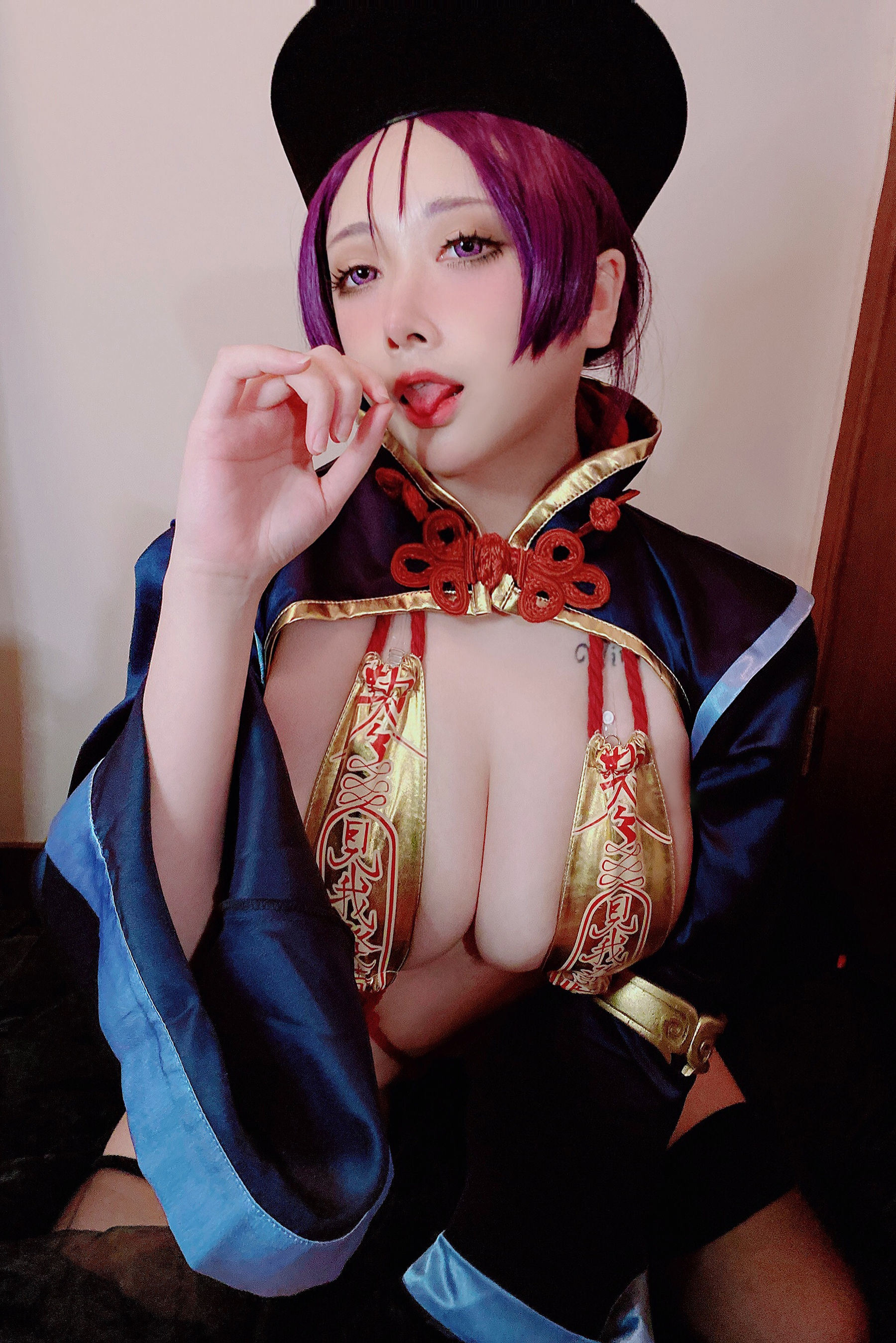 COS Welfare] High-value coser Niannian_D - Nai Guang Zombie Girl Selfie