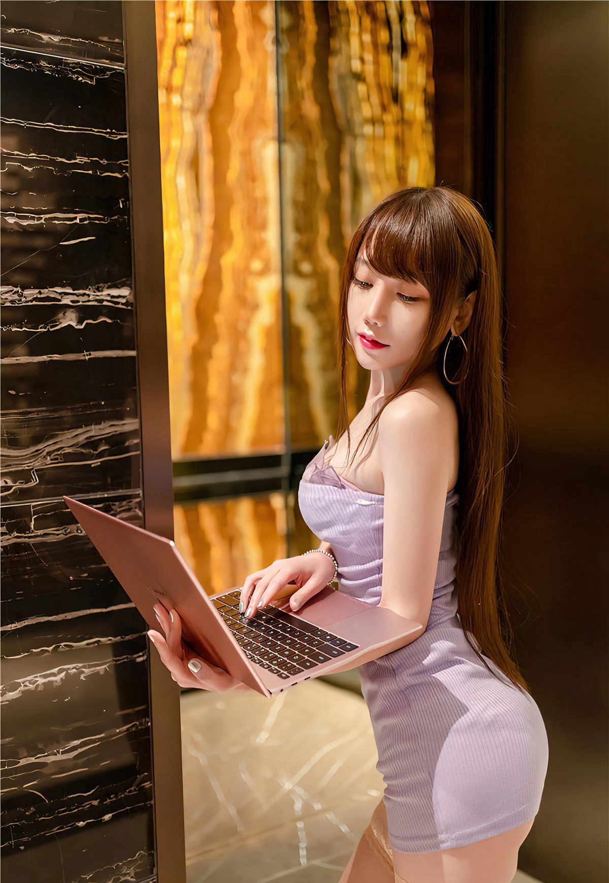 星小兔Meetu2021風騷火辣肉絲襪玉足性感大胸美腿