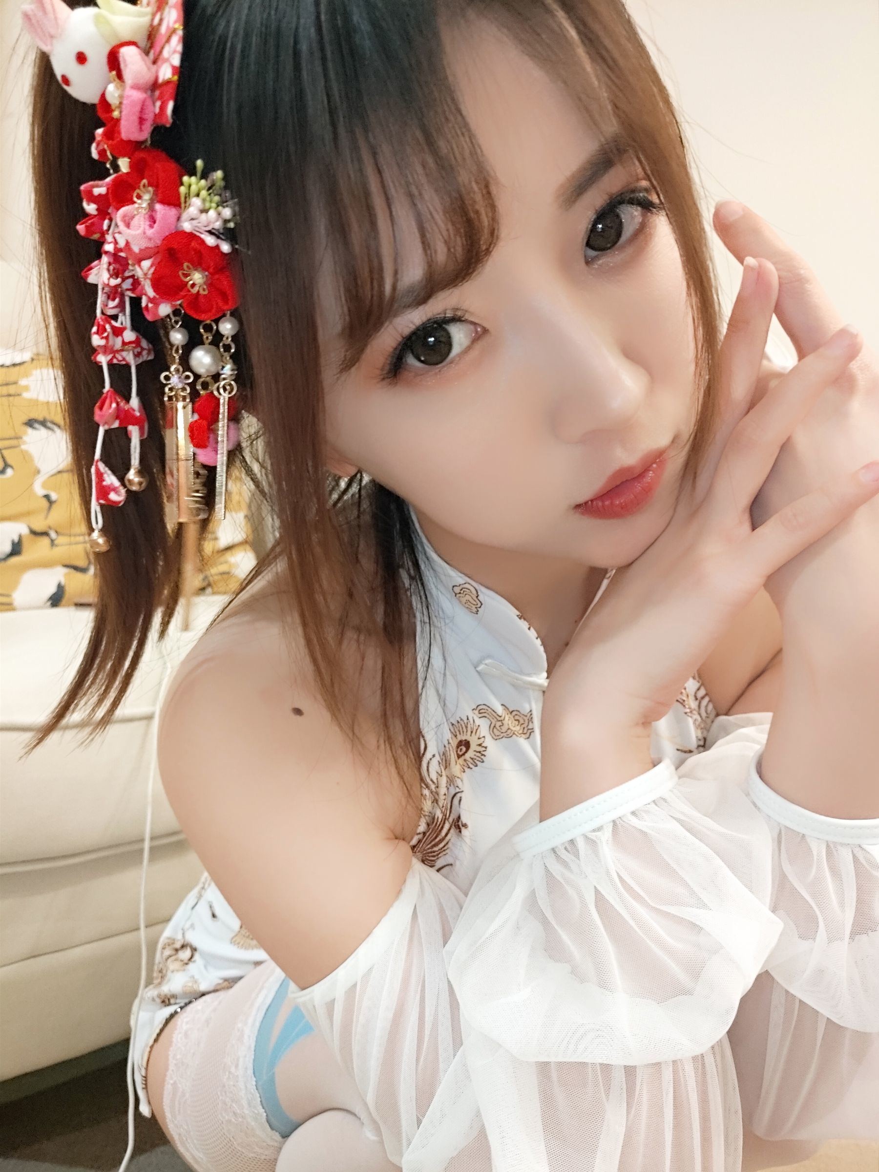 COS福利] 斗魚主播小女巫露娜 - 白色蕾絲長筒