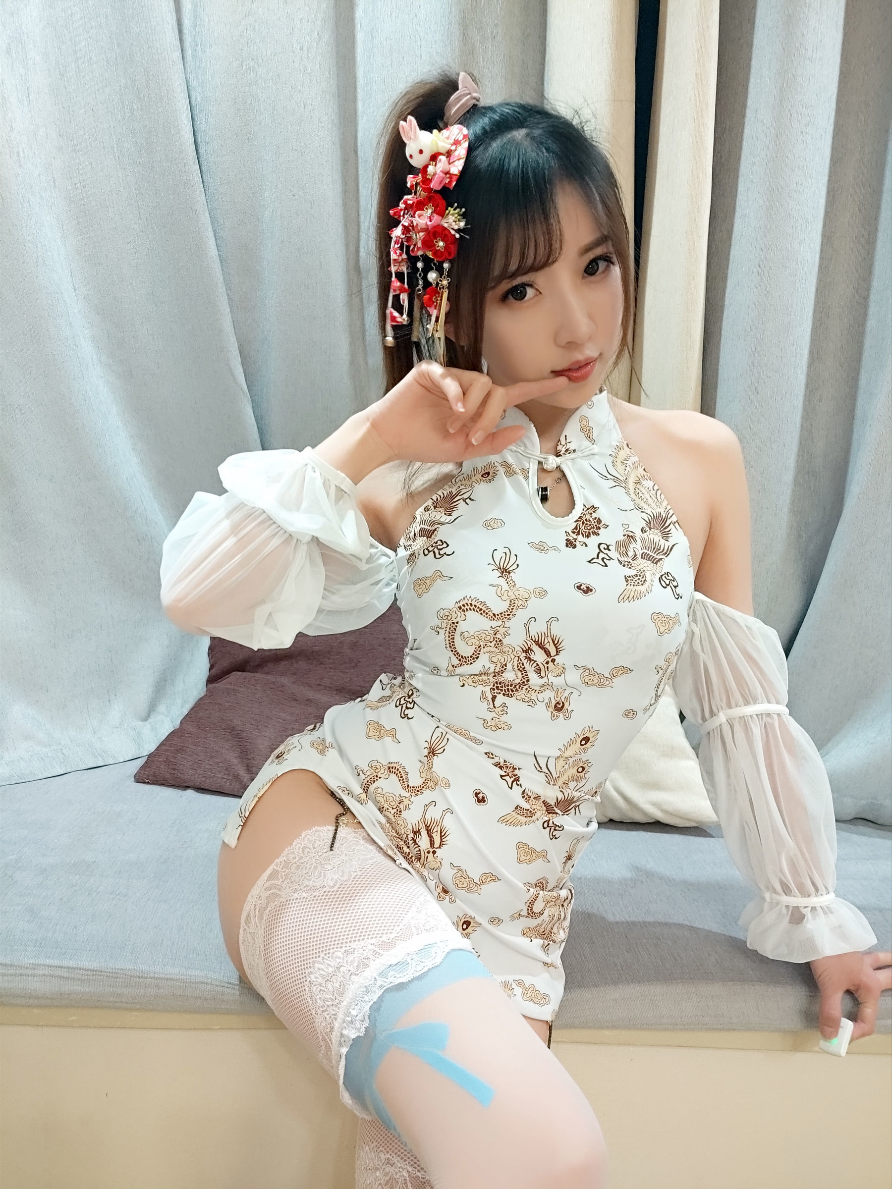 COS福利] 斗魚主播小女巫露娜 - 白色蕾絲長筒