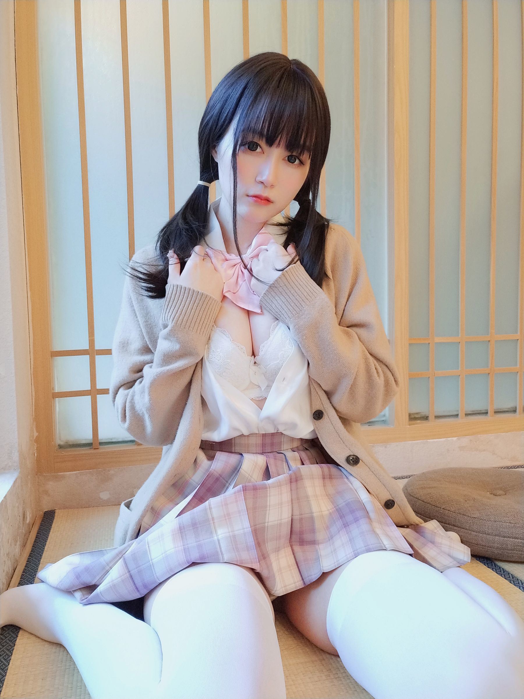 COS Welfare] Coser Miss Silver - Women's Bathhouse (Part 2)