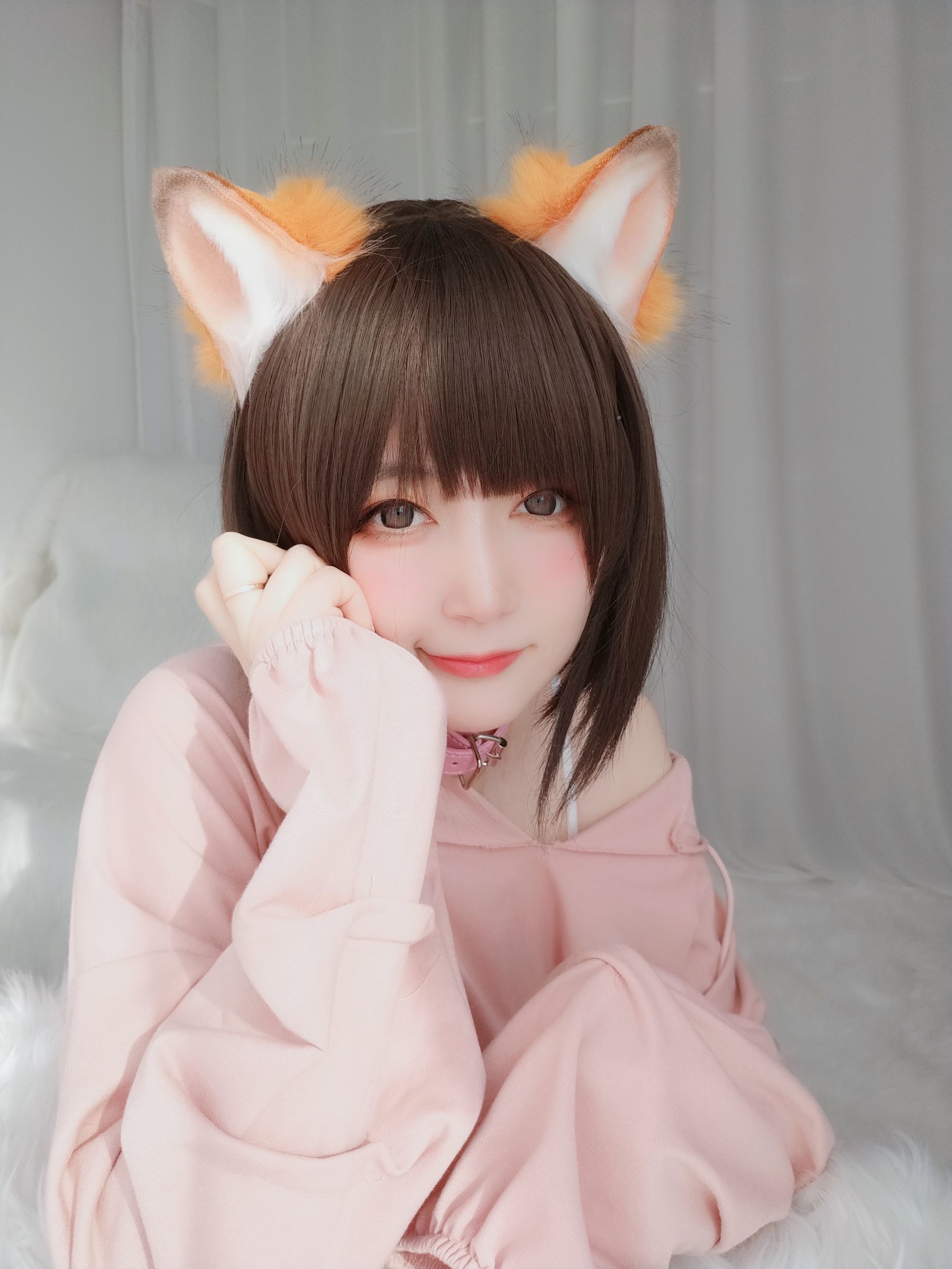 コスプレ福利] コスプレイヤーお姉さん白銀 - ピンク狐