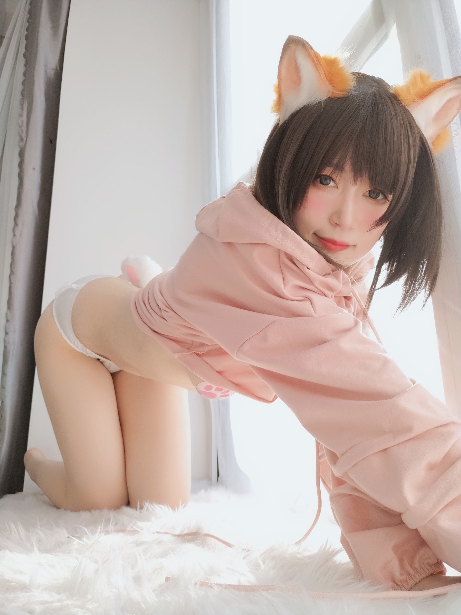 コスプレ福利] コスプレイヤーお姉さん白銀 - ピンク狐