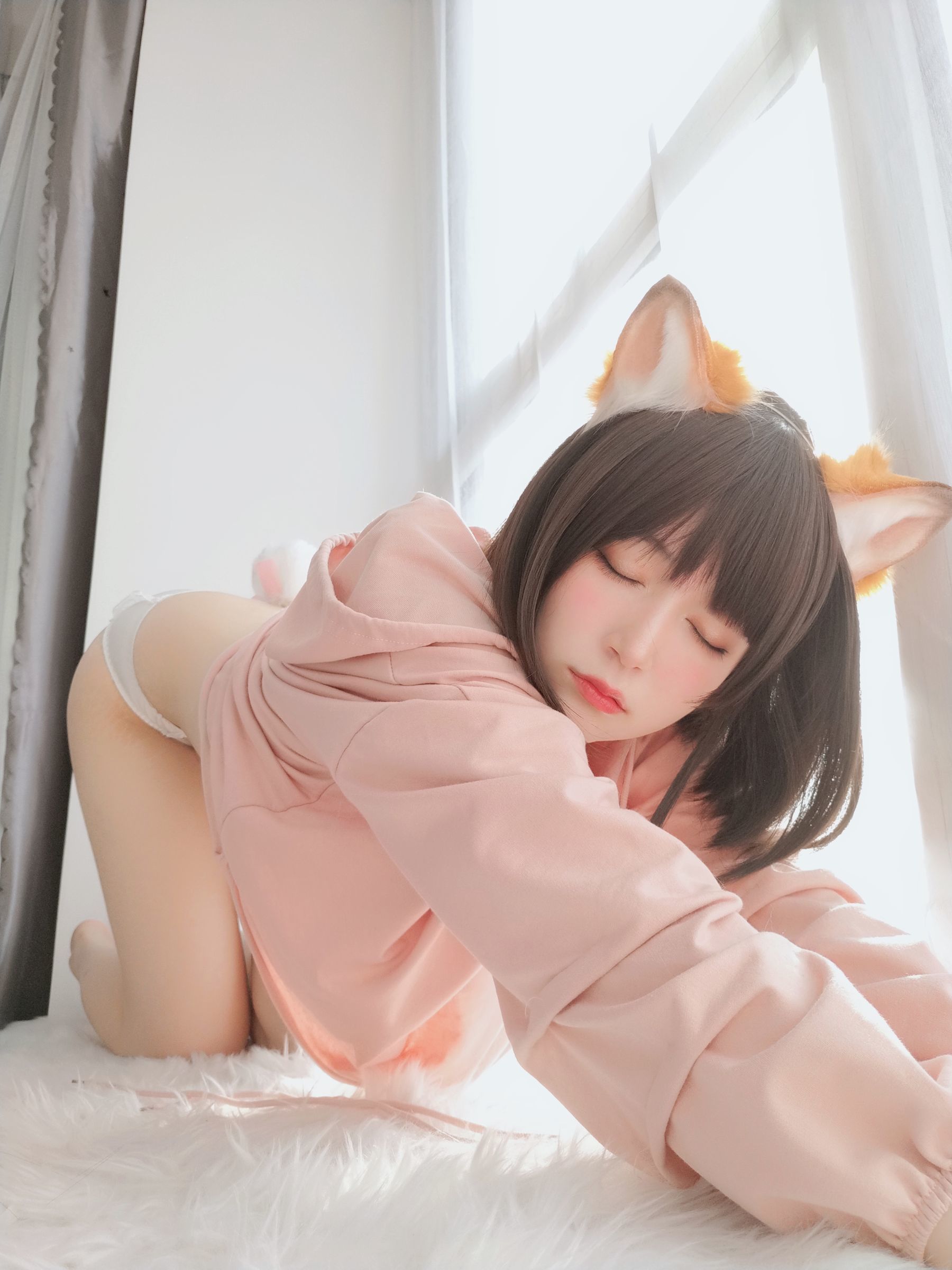 コスプレ福利] コスプレイヤーお姉さん白銀 - ピンク狐