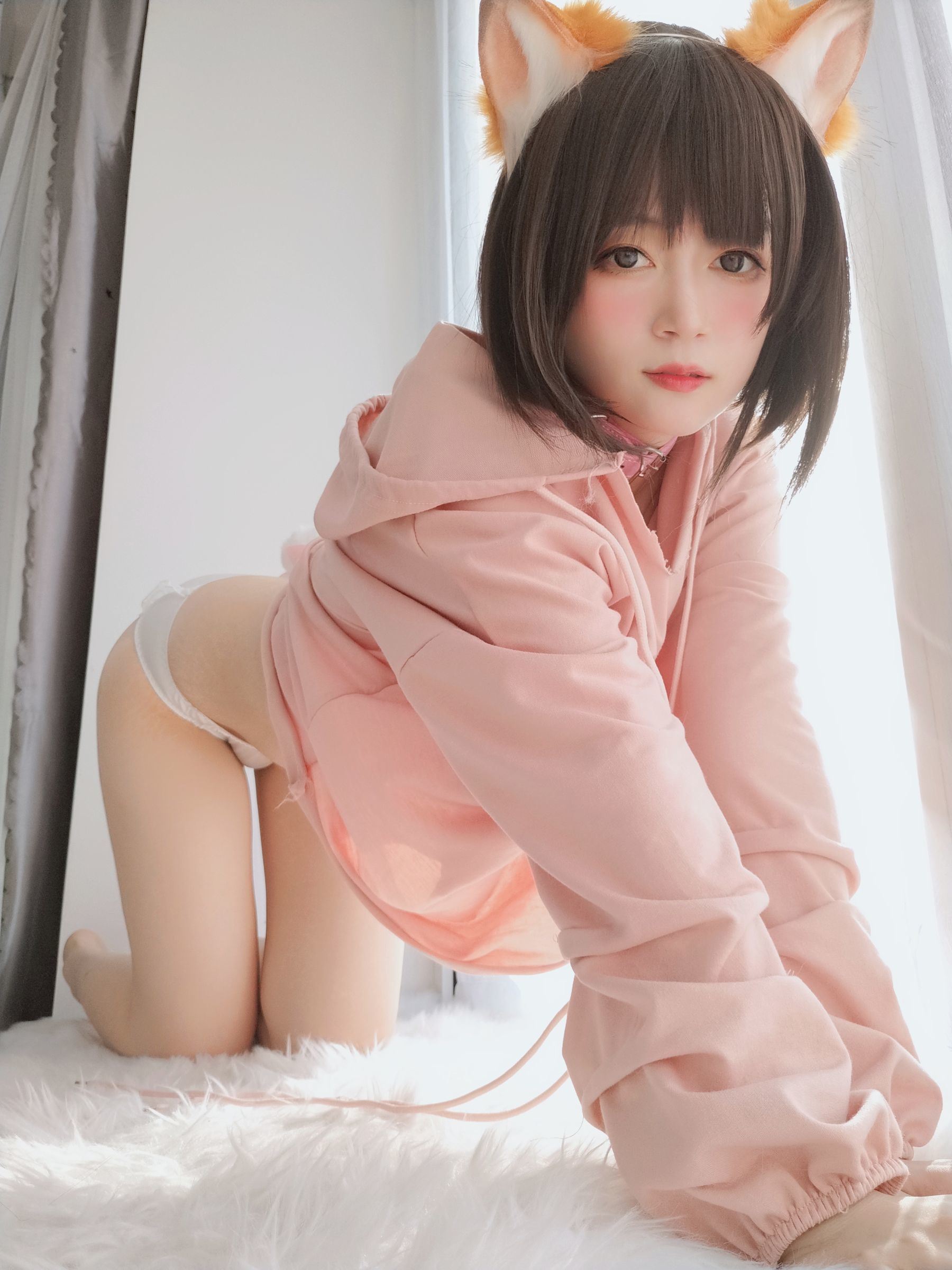 コスプレ福利] コスプレイヤーお姉さん白銀 - ピンク狐