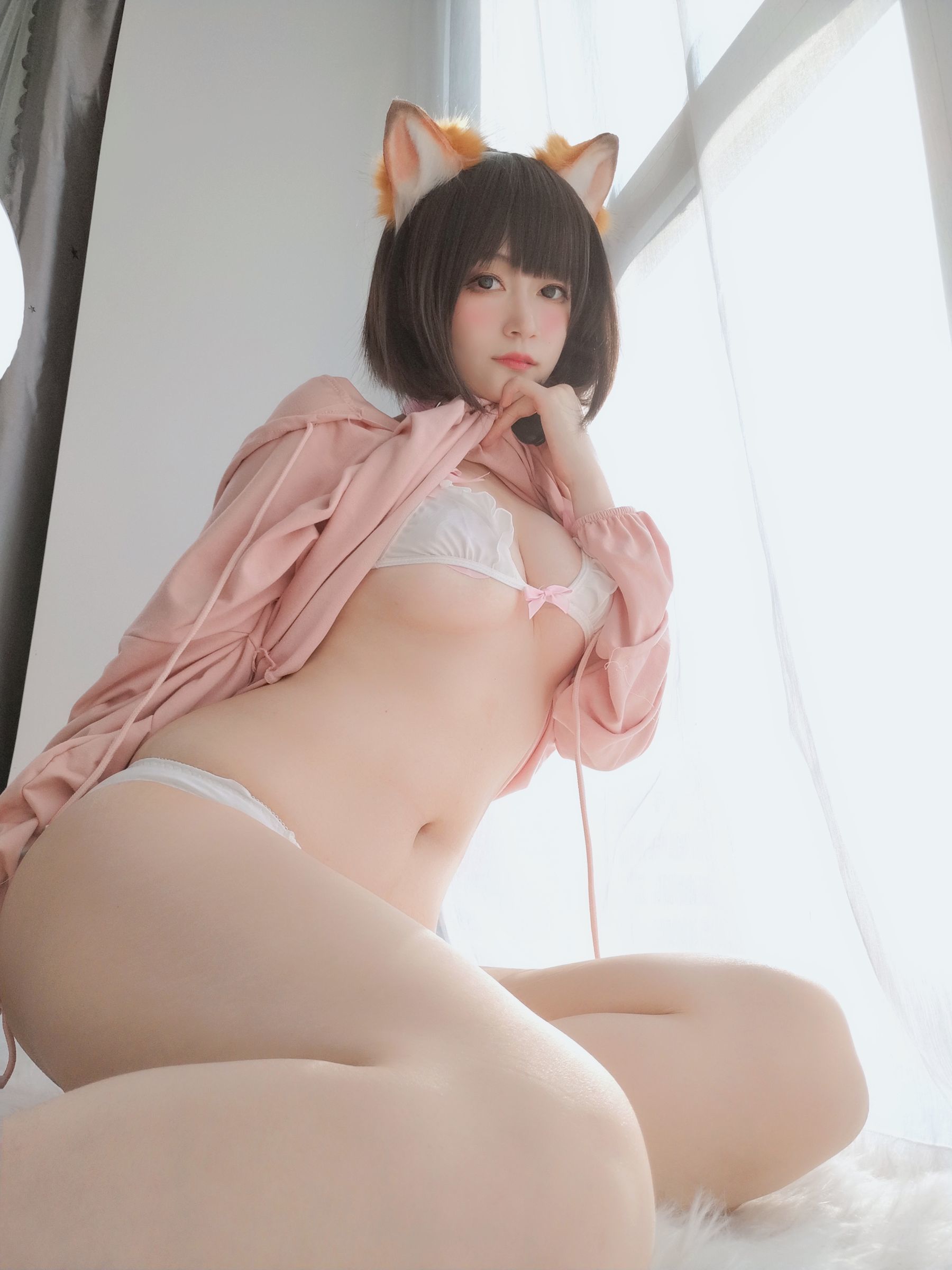 コスプレ福利] コスプレイヤーお姉さん白銀 - ピンク狐