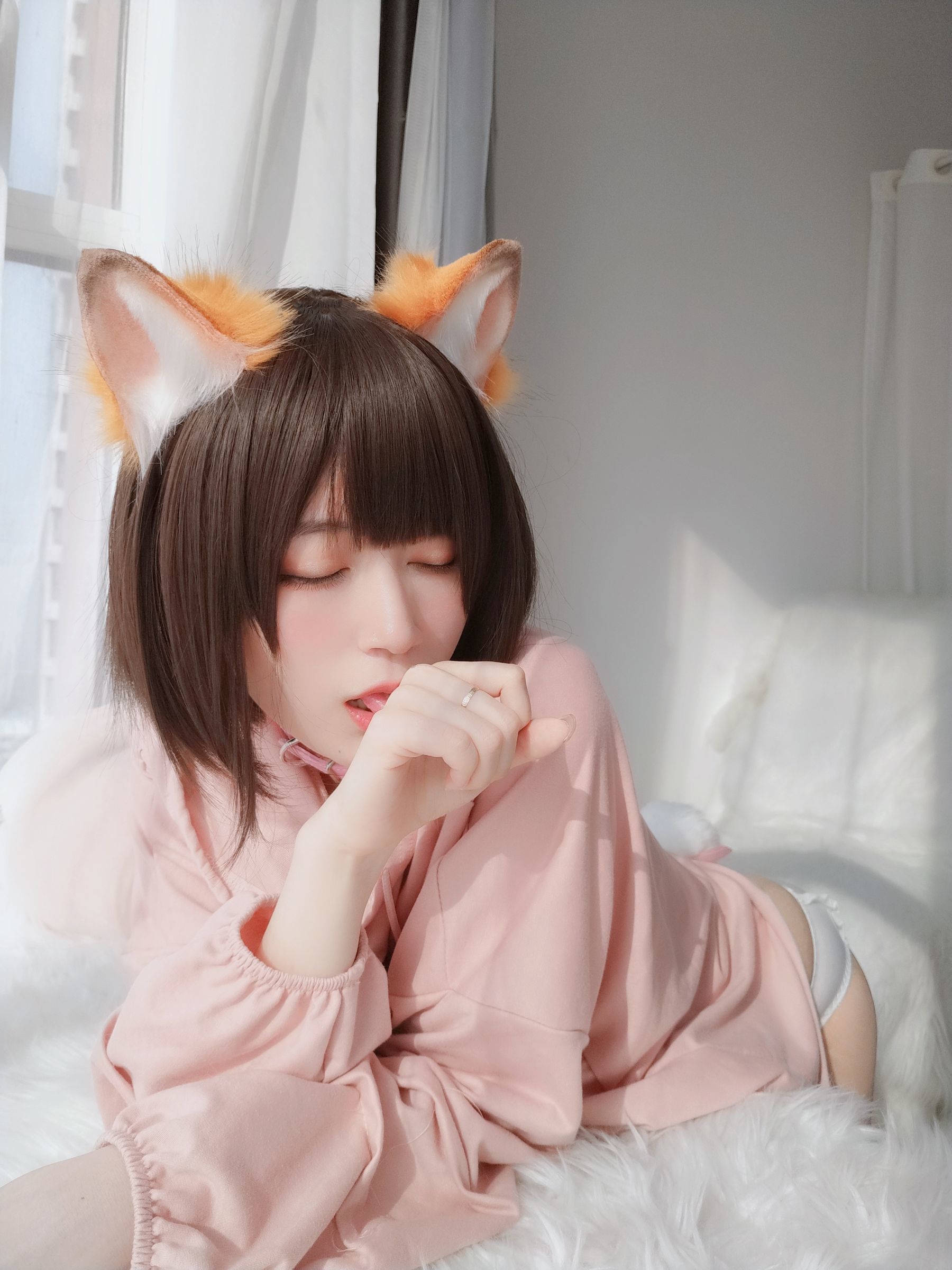 コスプレ福利] コスプレイヤーお姉さん白銀 - ピンク狐