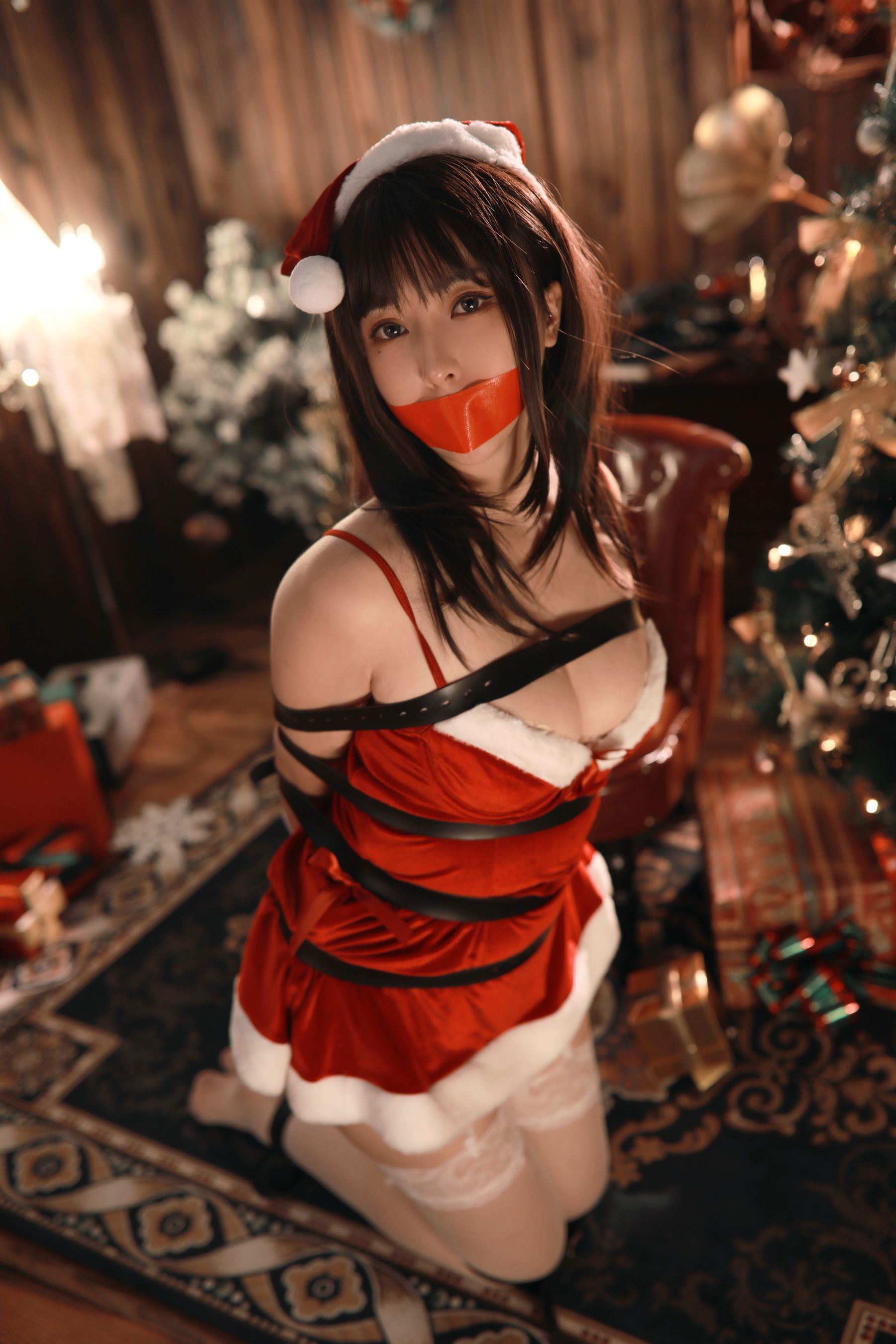 COS Welfare] Xiao Rong Zai Gu Gu Gu - Christmas Gifts × Binding
