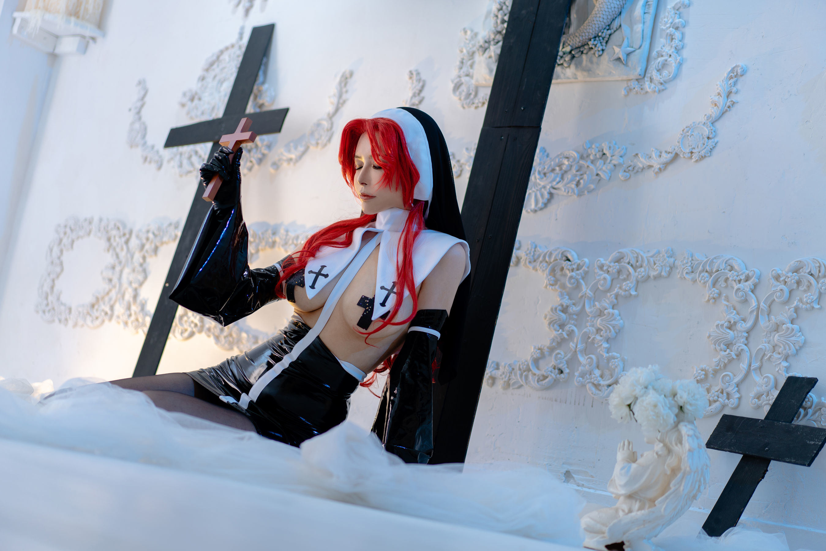 Cosplay Welfare] Qiu and Corgi (Xia Xiao Qiu Qiu) - Red-Haired Nun