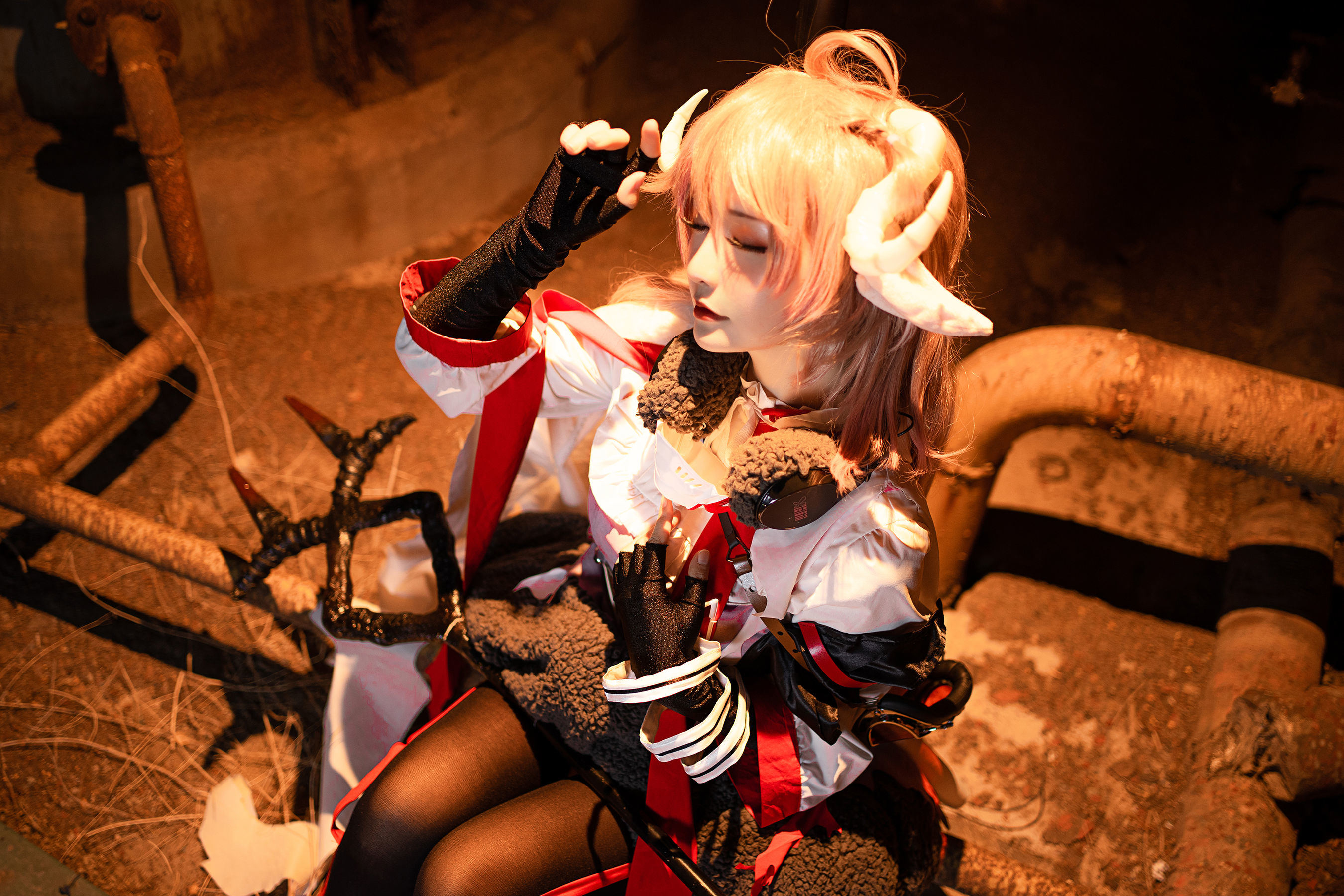 COS Welfare] Coser Miss Xing Zhi Chi Chi - Arknights Eyjafjalla