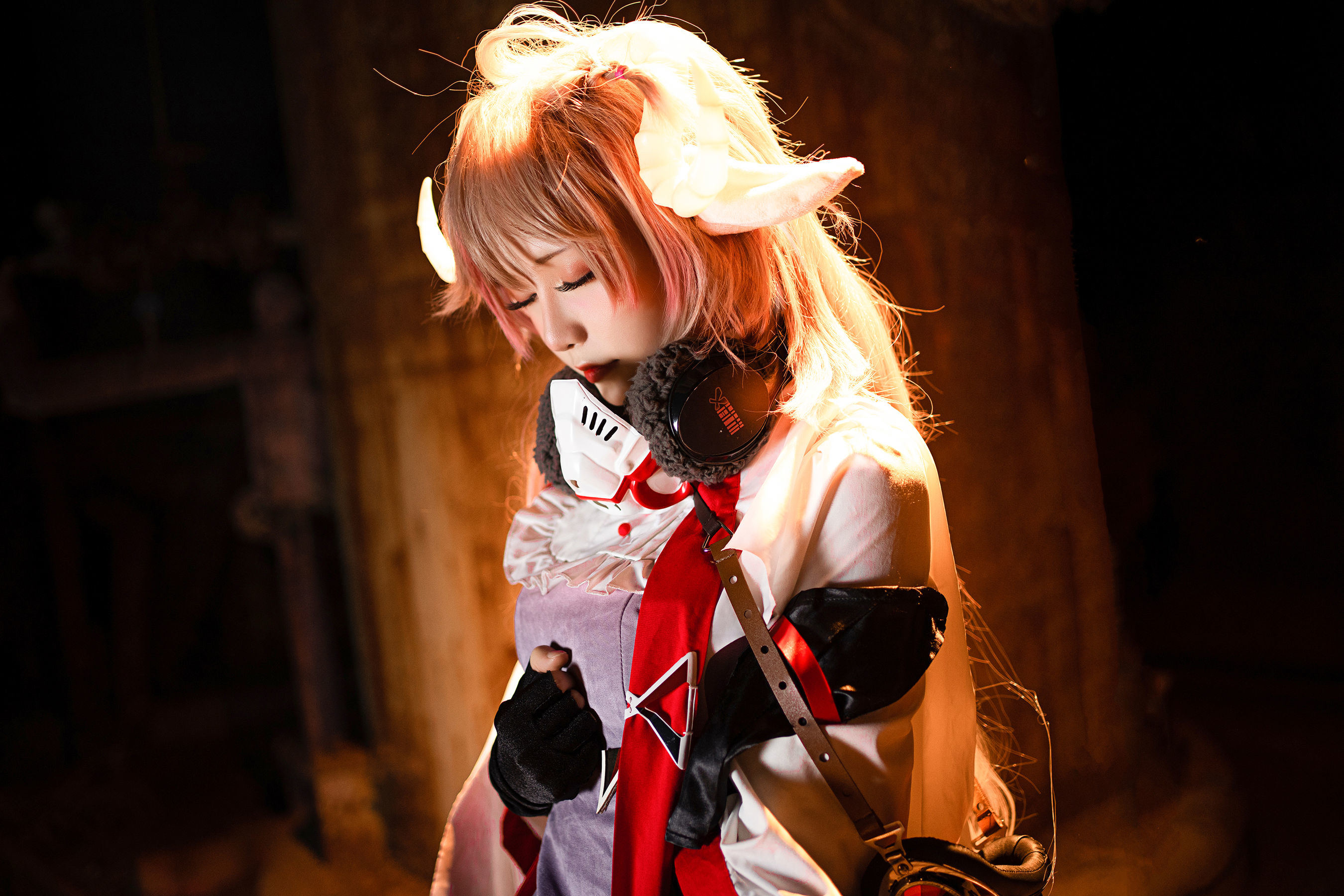 COS Welfare] Coser Miss Xing Zhi Chi Chi - Arknights Eyjafjalla