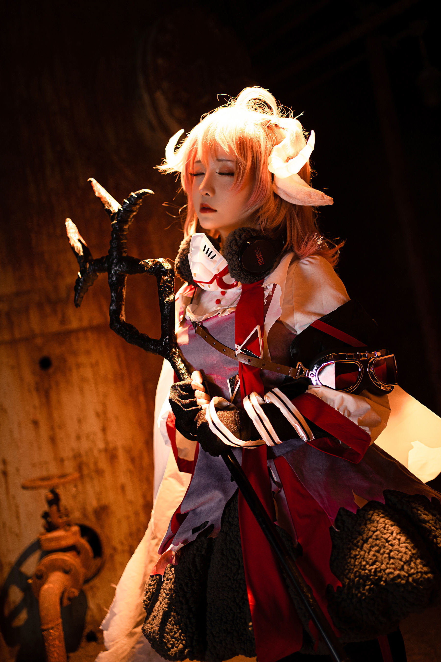 COS Welfare] Coser Miss Xing Zhi Chi Chi - Arknights Eyjafjalla
