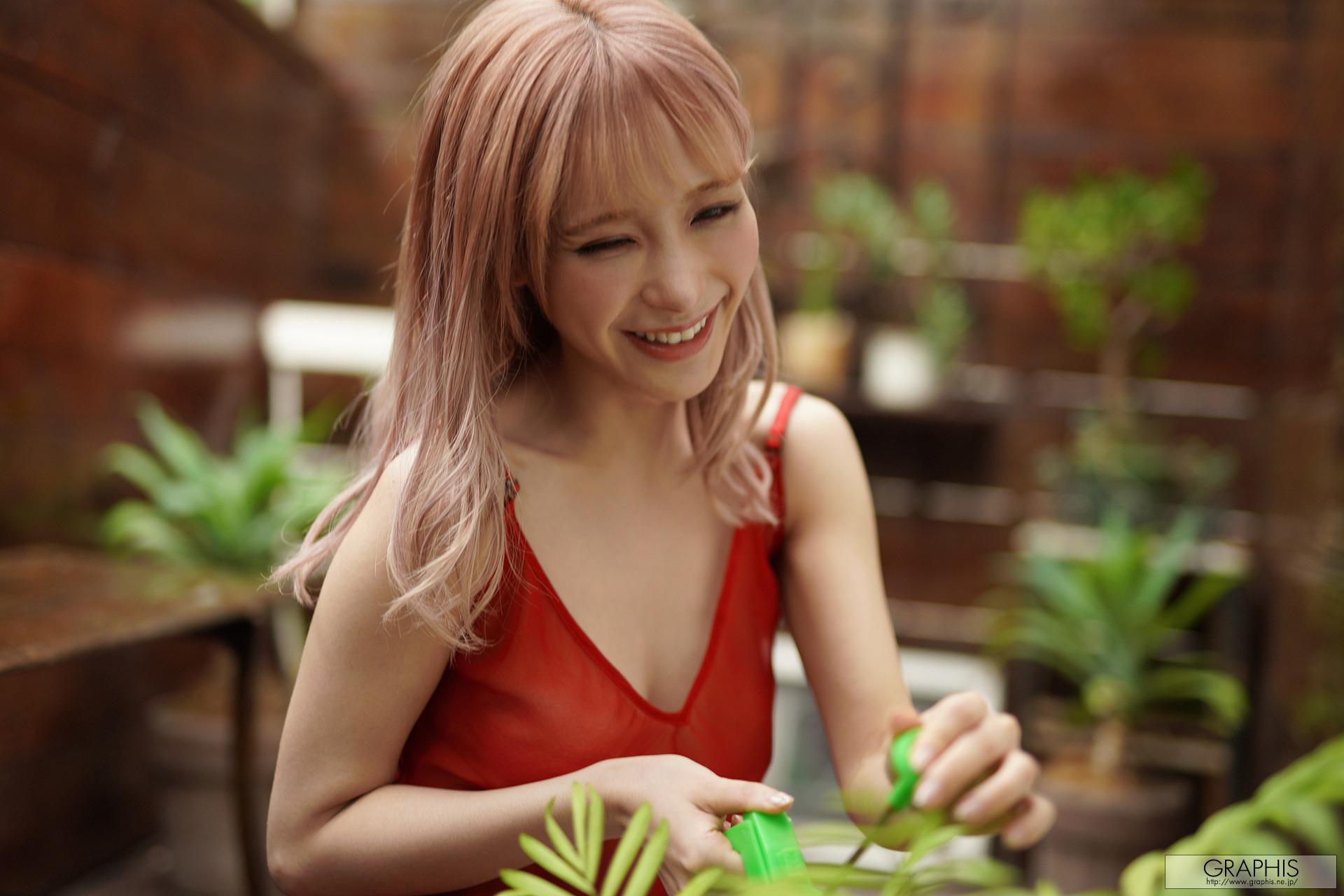 [Graphis] Kana Momonogi 桃乃木かな 180P