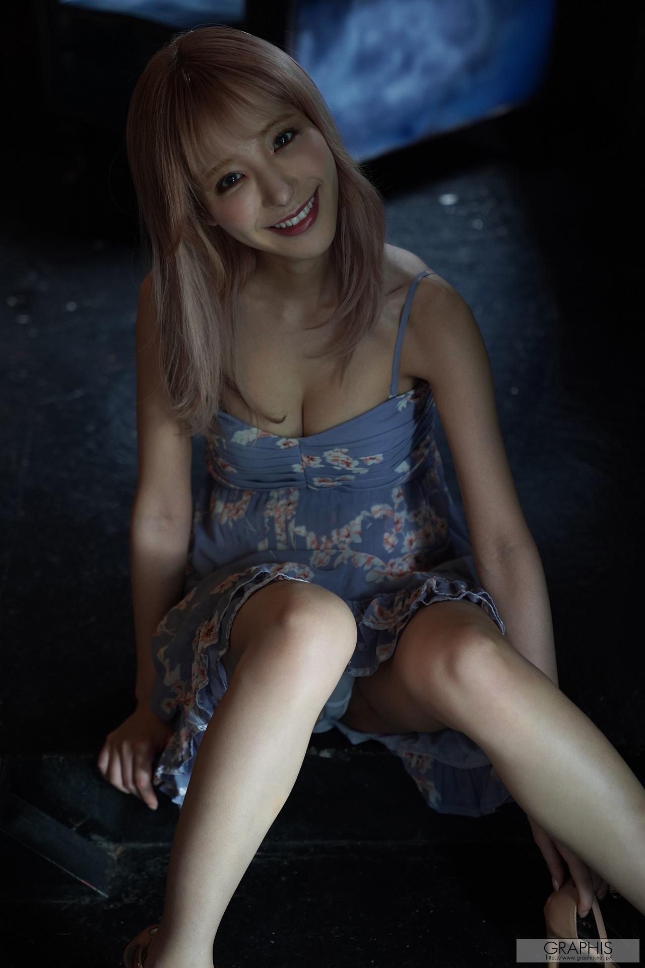 [Graphis] Kana Momonogi 桃乃木かな 180P